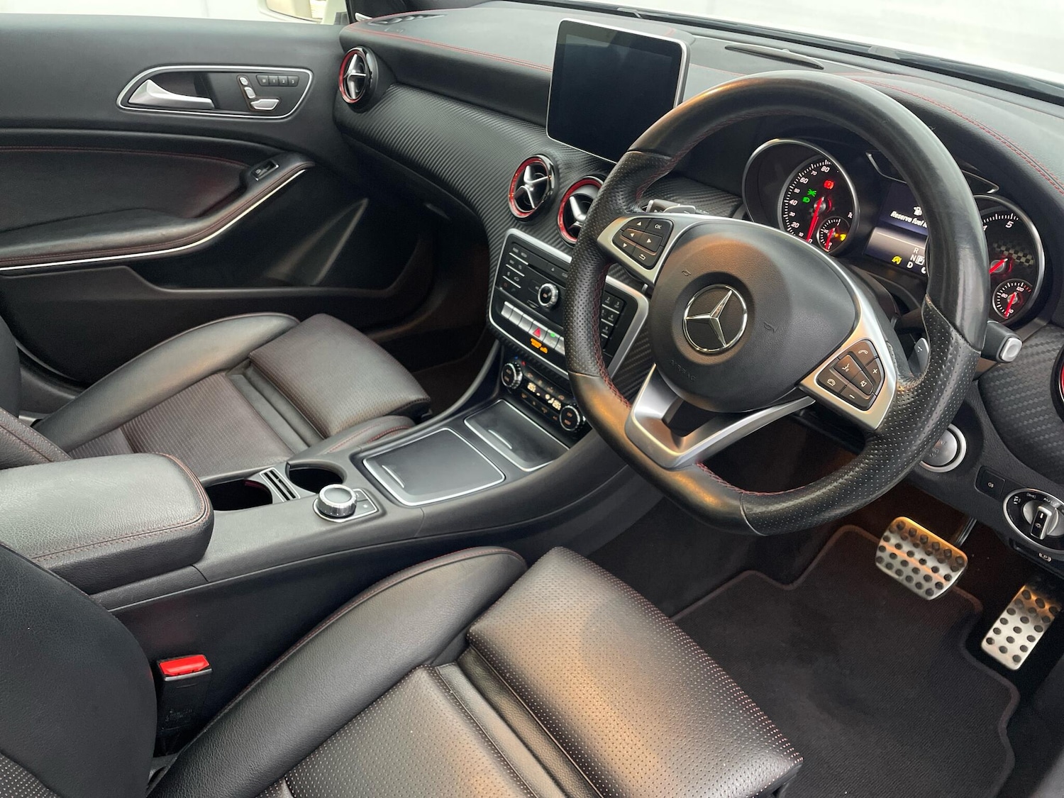 Used Mercedes-Benz A-Class 2016 for sale - 76765287: Photo 5