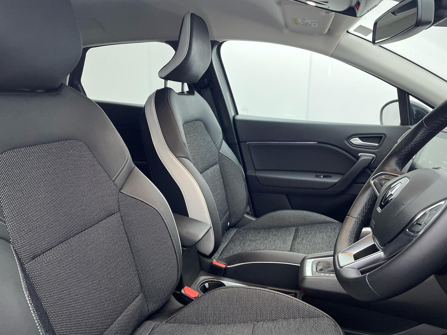 Used Renault Captur 2022 for sale - 76644633: Photo 26