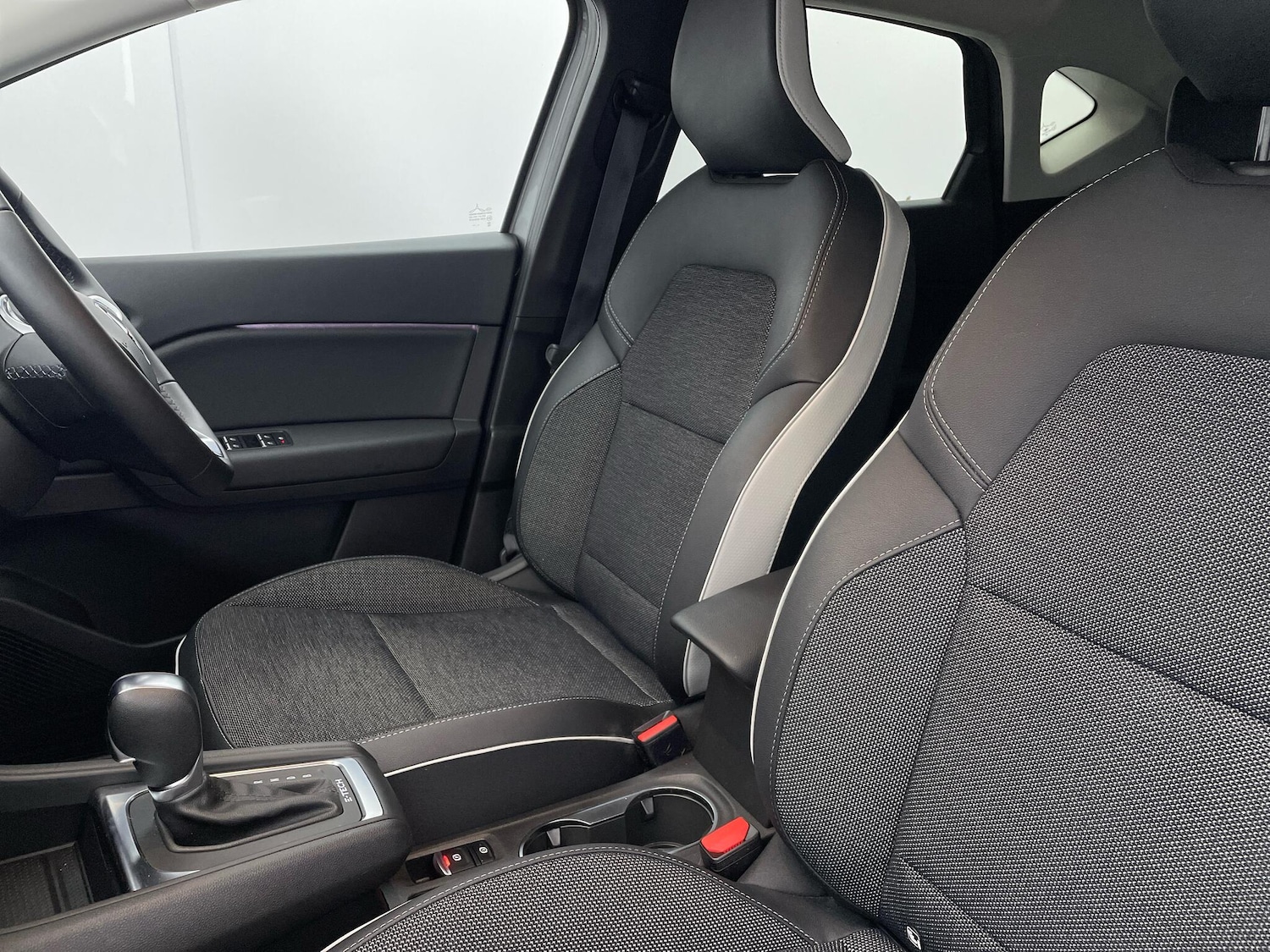 Used Renault Captur 2022 for sale - 76644633: Photo 30