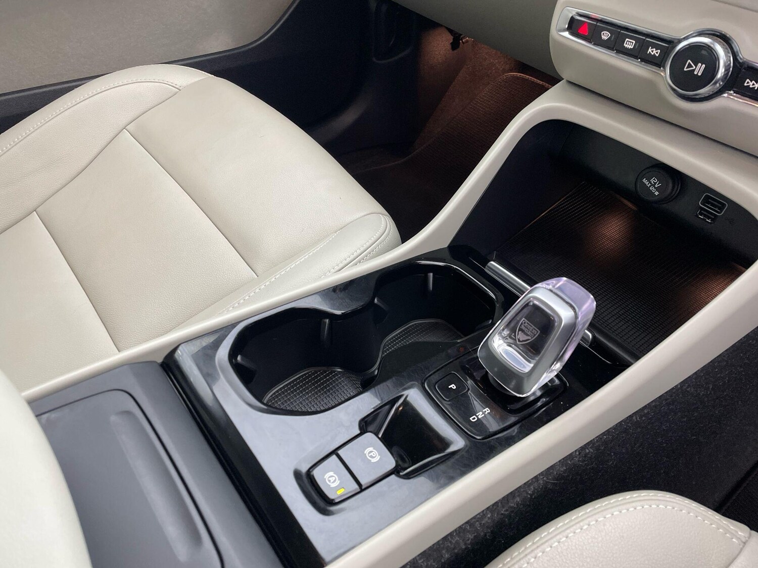 Used Volvo XC40 2021 for sale - 76499229: Photo 14