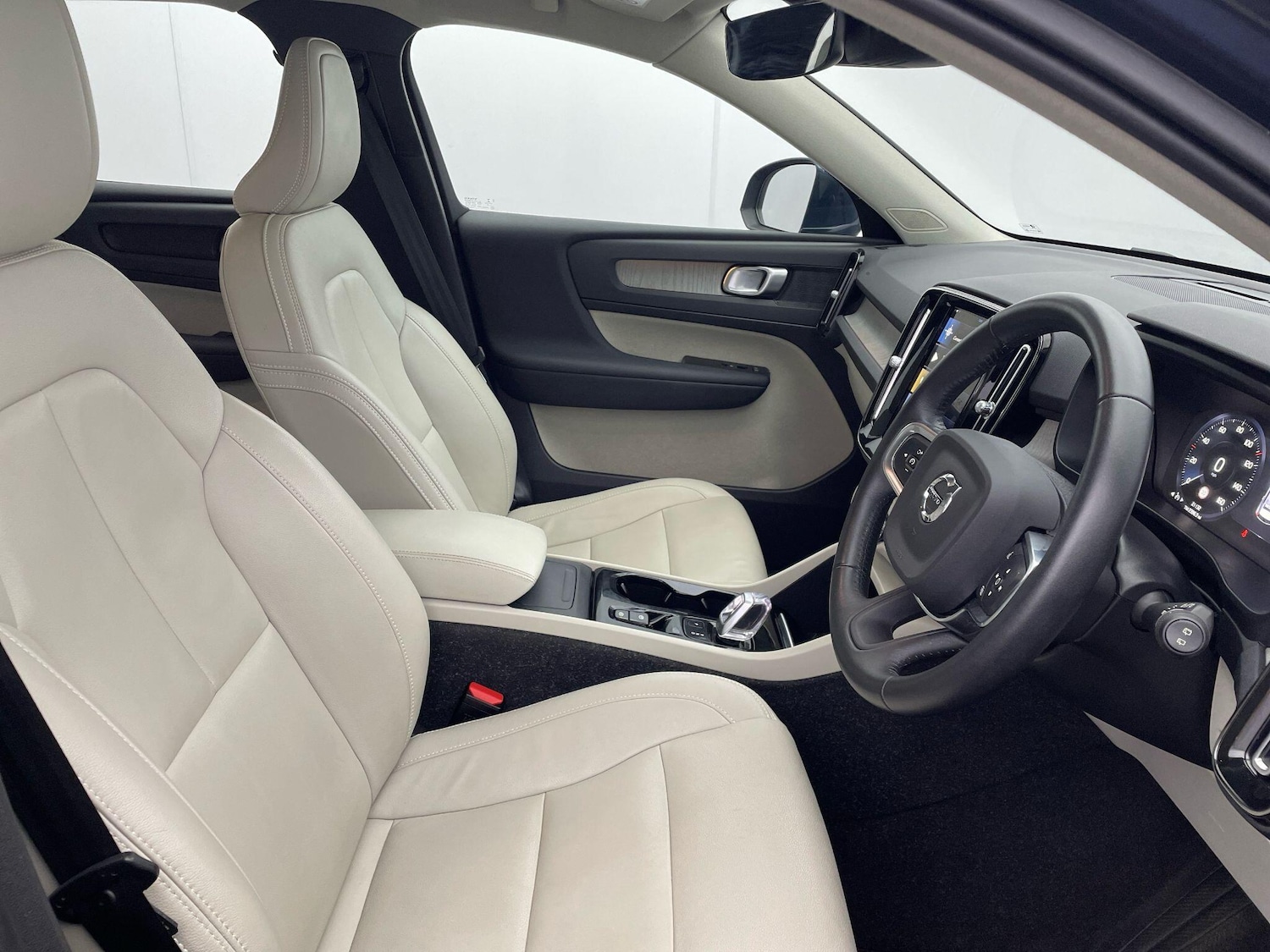 Used Volvo XC40 2021 for sale - 76499229: Photo 21