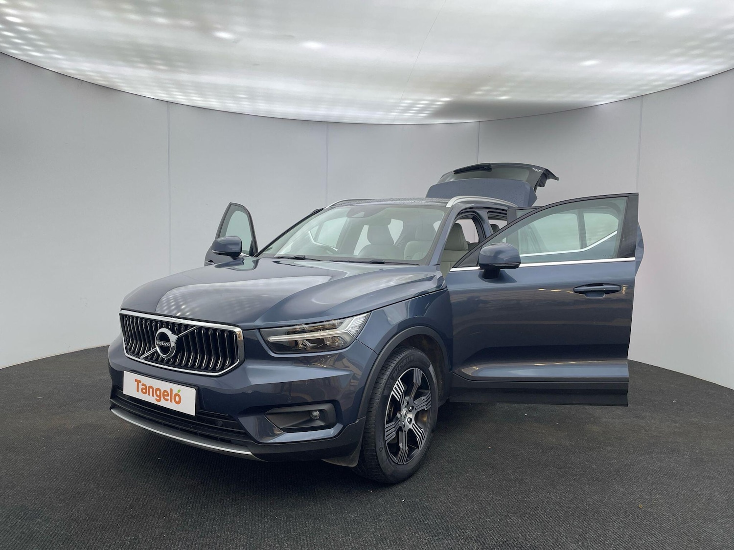 Used Volvo XC40 2021 for sale - 76499229: Photo 3