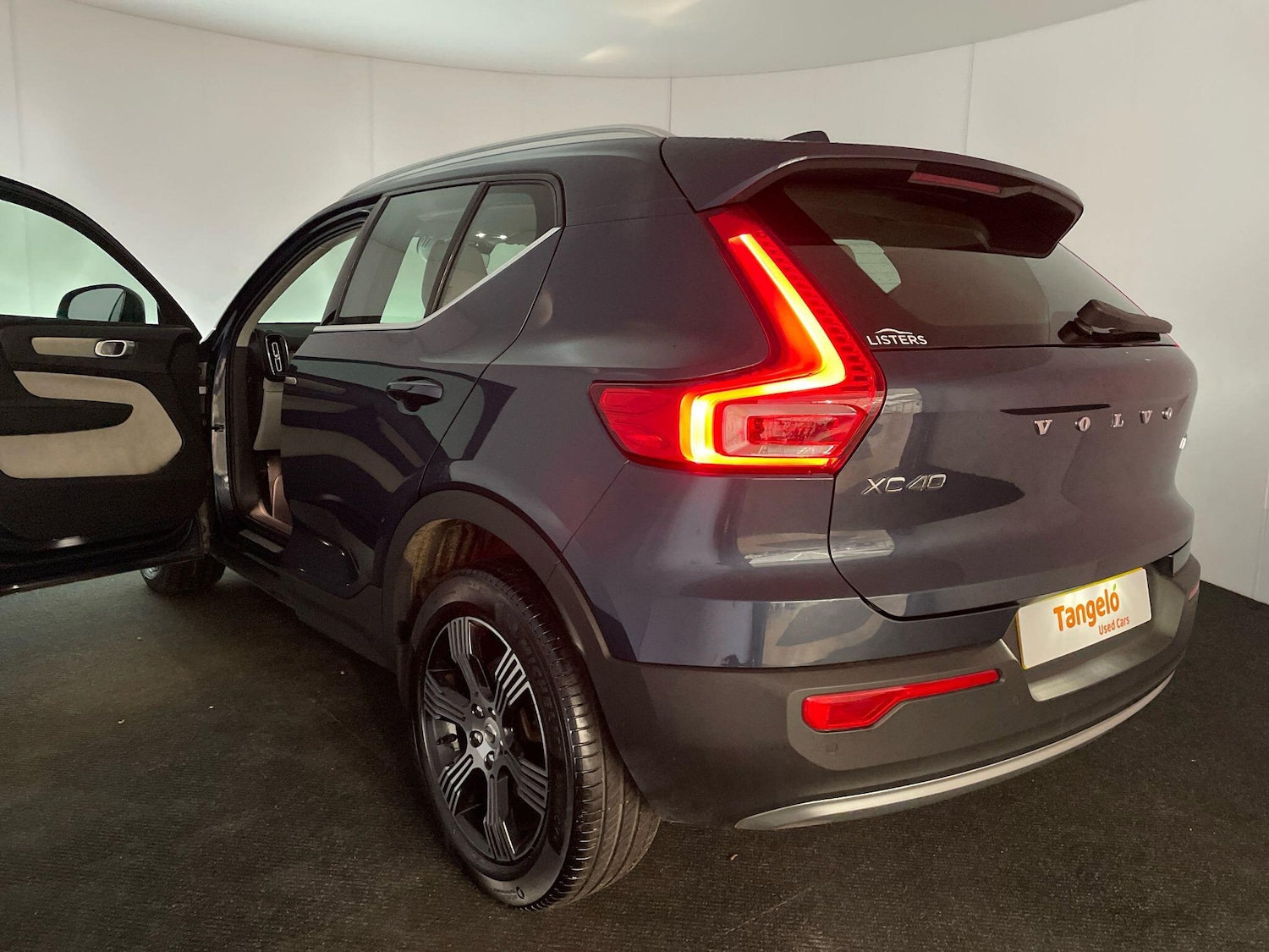 Used Volvo XC40 2021 for sale - 76499229: Photo 4
