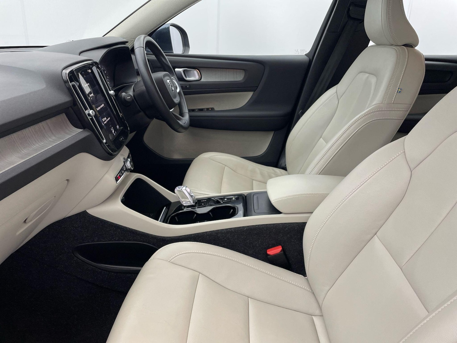 Used Volvo XC40 2021 for sale - 76499229: Photo 40