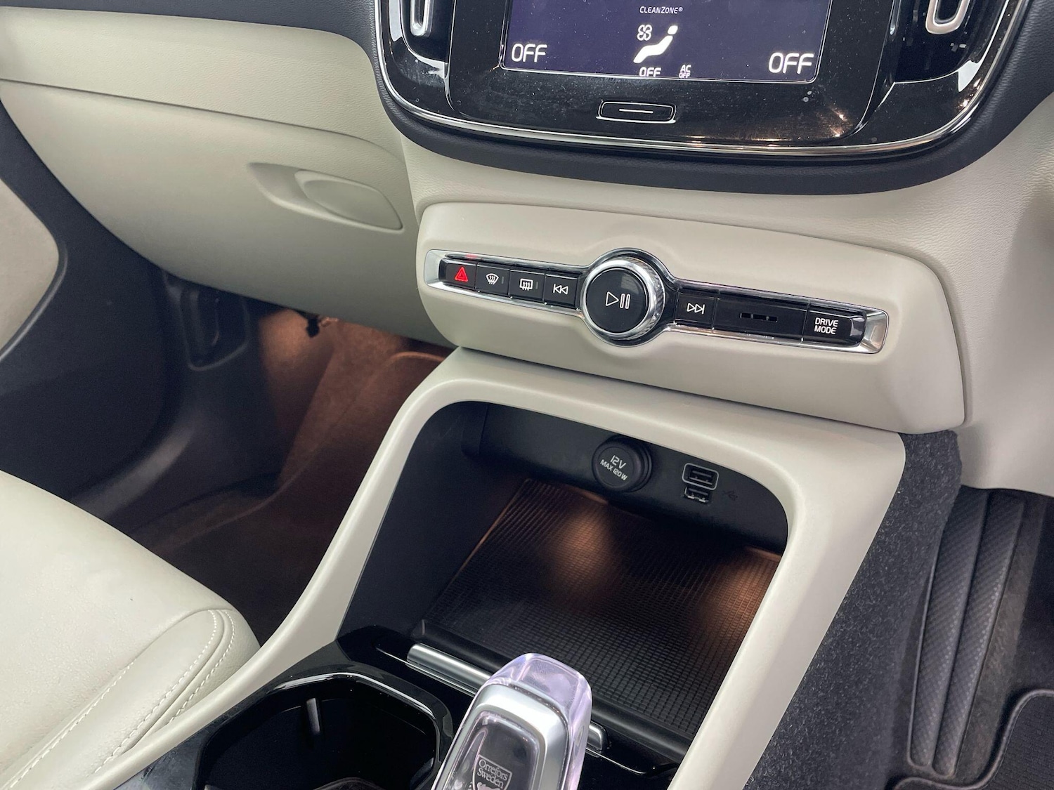 Used Volvo XC40 2021 for sale - 76499229: Photo 42