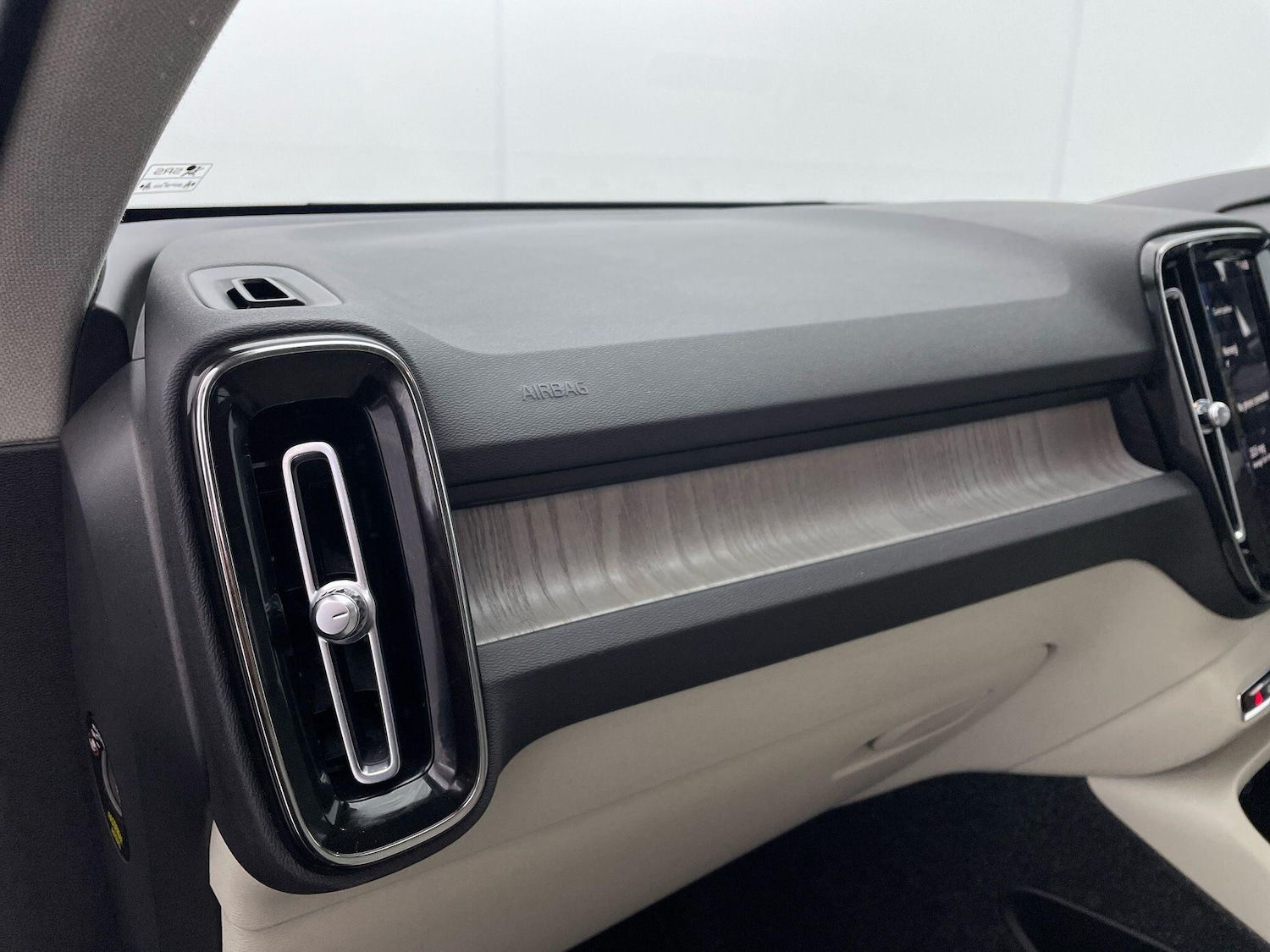 Used Volvo XC40 2021 for sale - 76499229: Photo 43