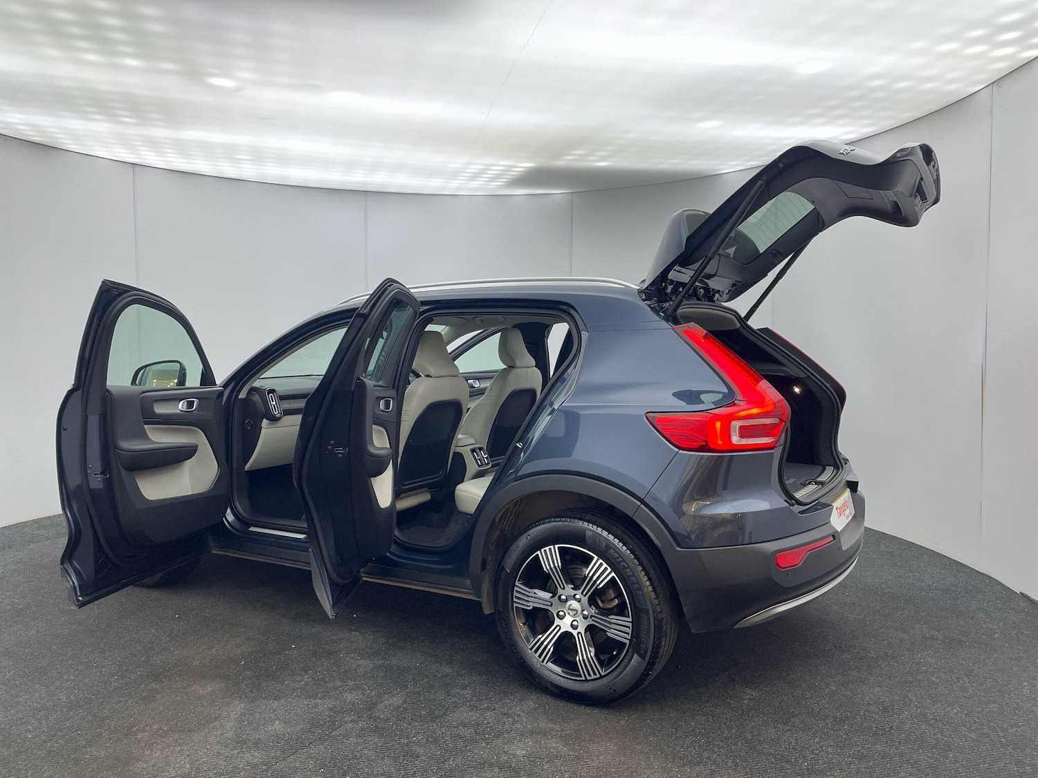 Used Volvo XC40 2021 for sale - 76499229: Photo 8