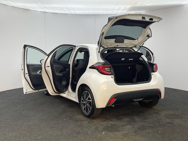 Used Toyota Yaris 2022 for sale - 75657886: Photo 35