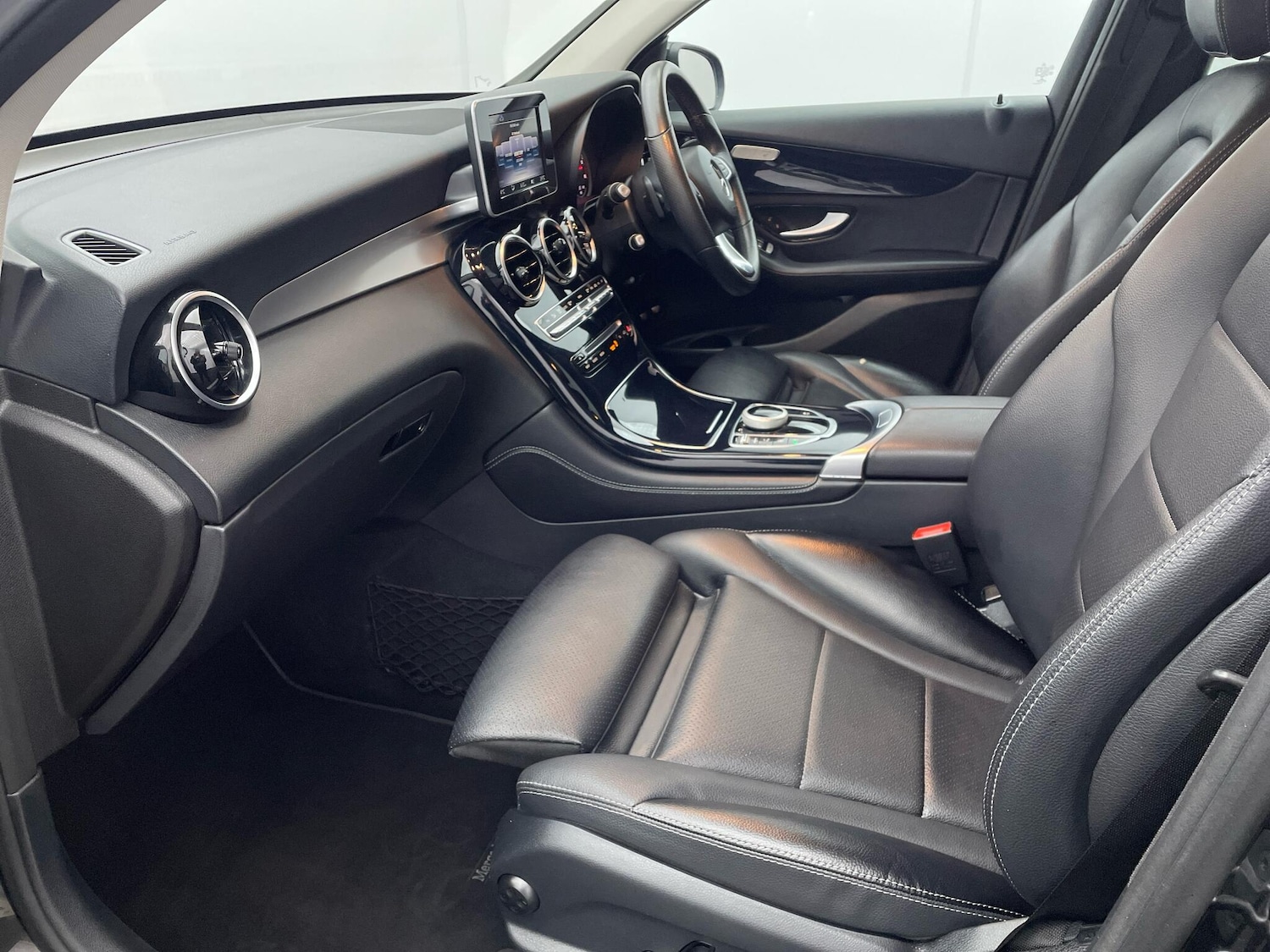 Used Mercedes-Benz GLC 2017 for sale - 76688880: Photo 32