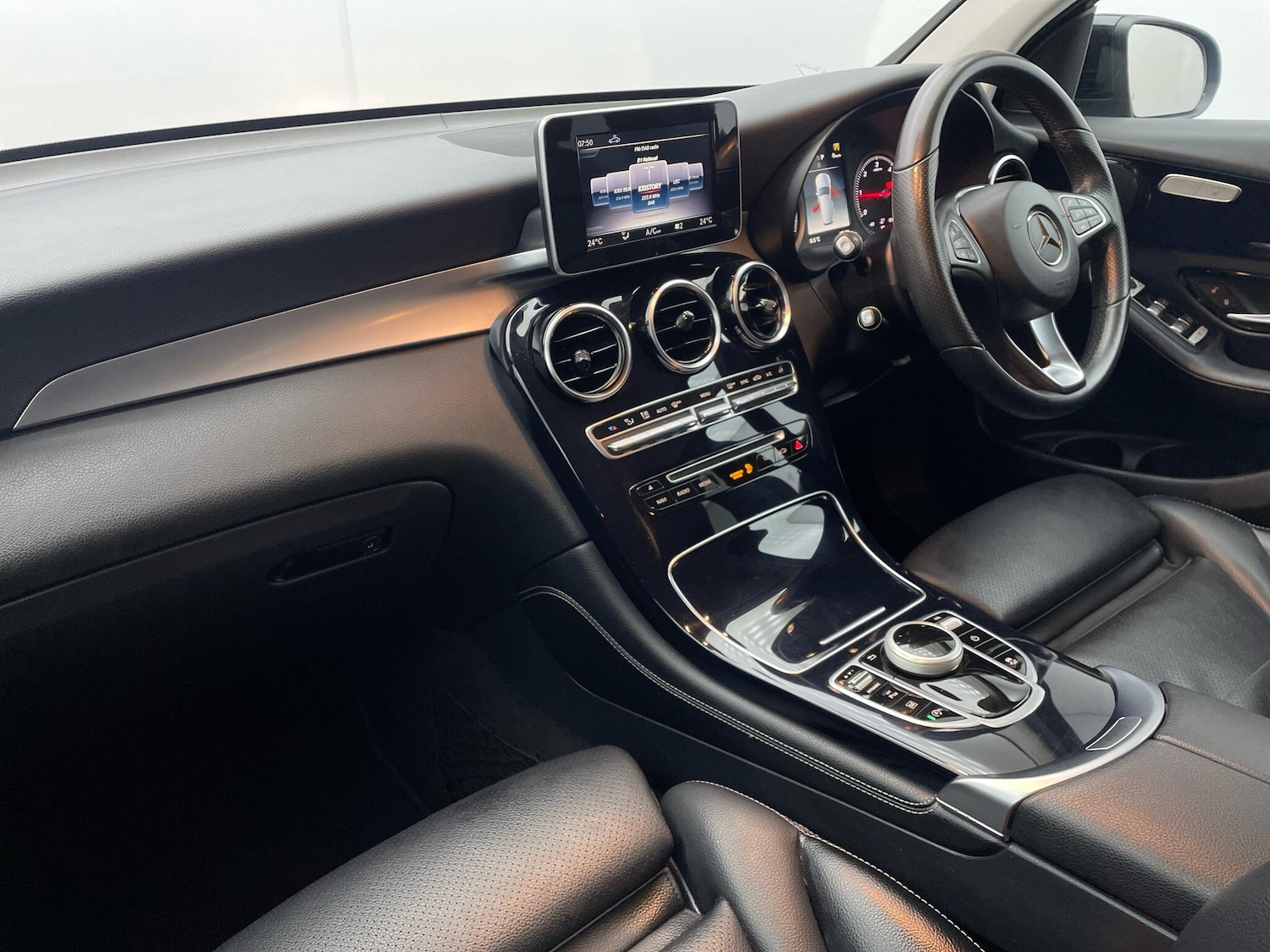 Used Mercedes-Benz GLC 2017 for sale - 76688880: Photo 9