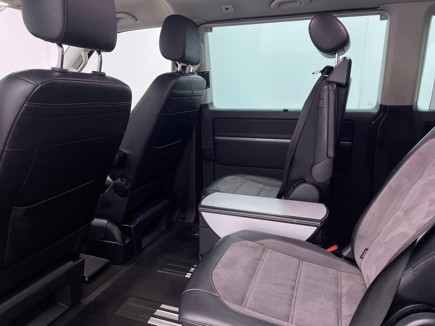 Used Volkswagen Caravelle 2020 for sale - 76457351: Photo 10