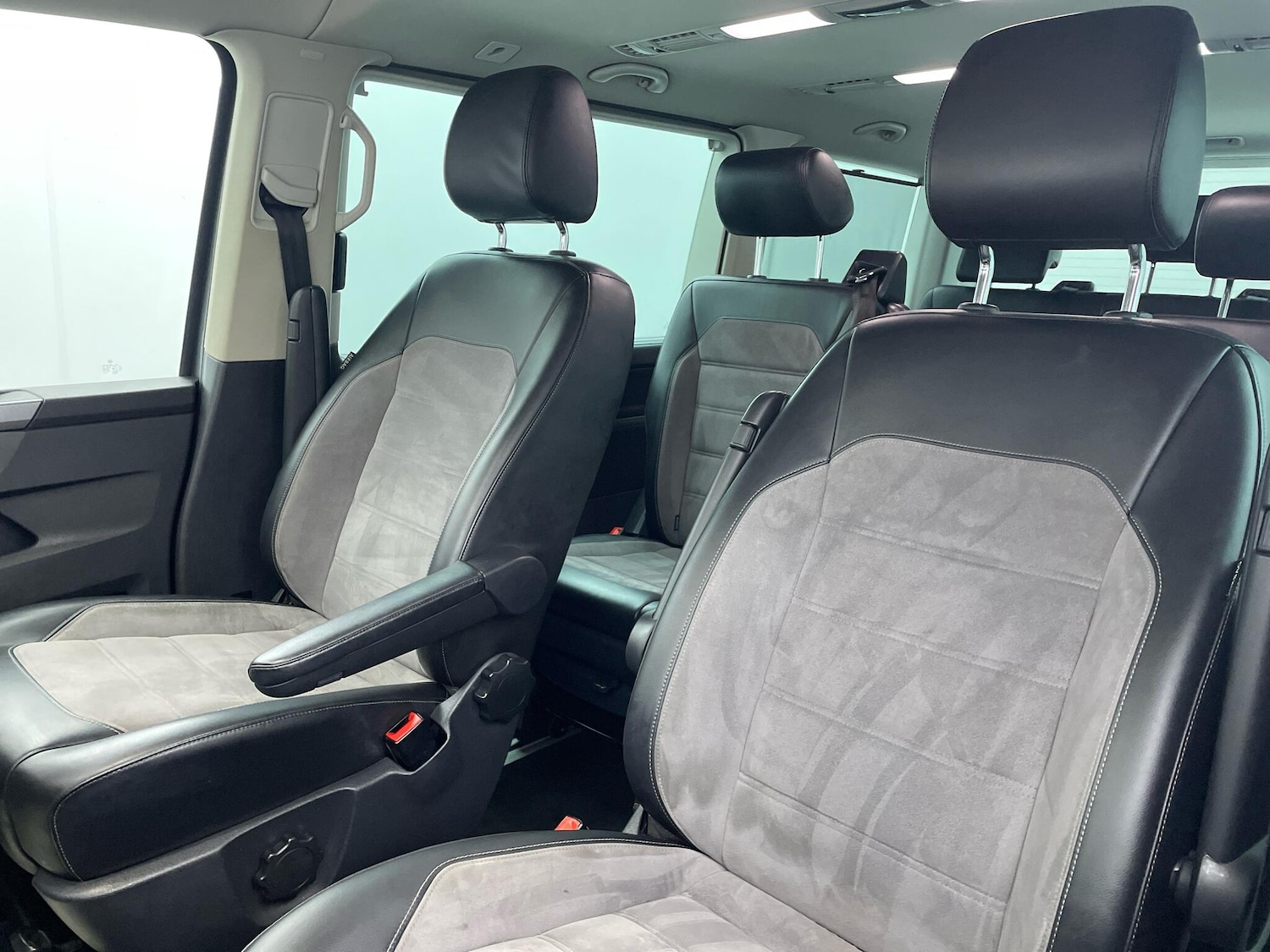 Used Volkswagen Caravelle 2020 for sale - 76457351: Photo 19