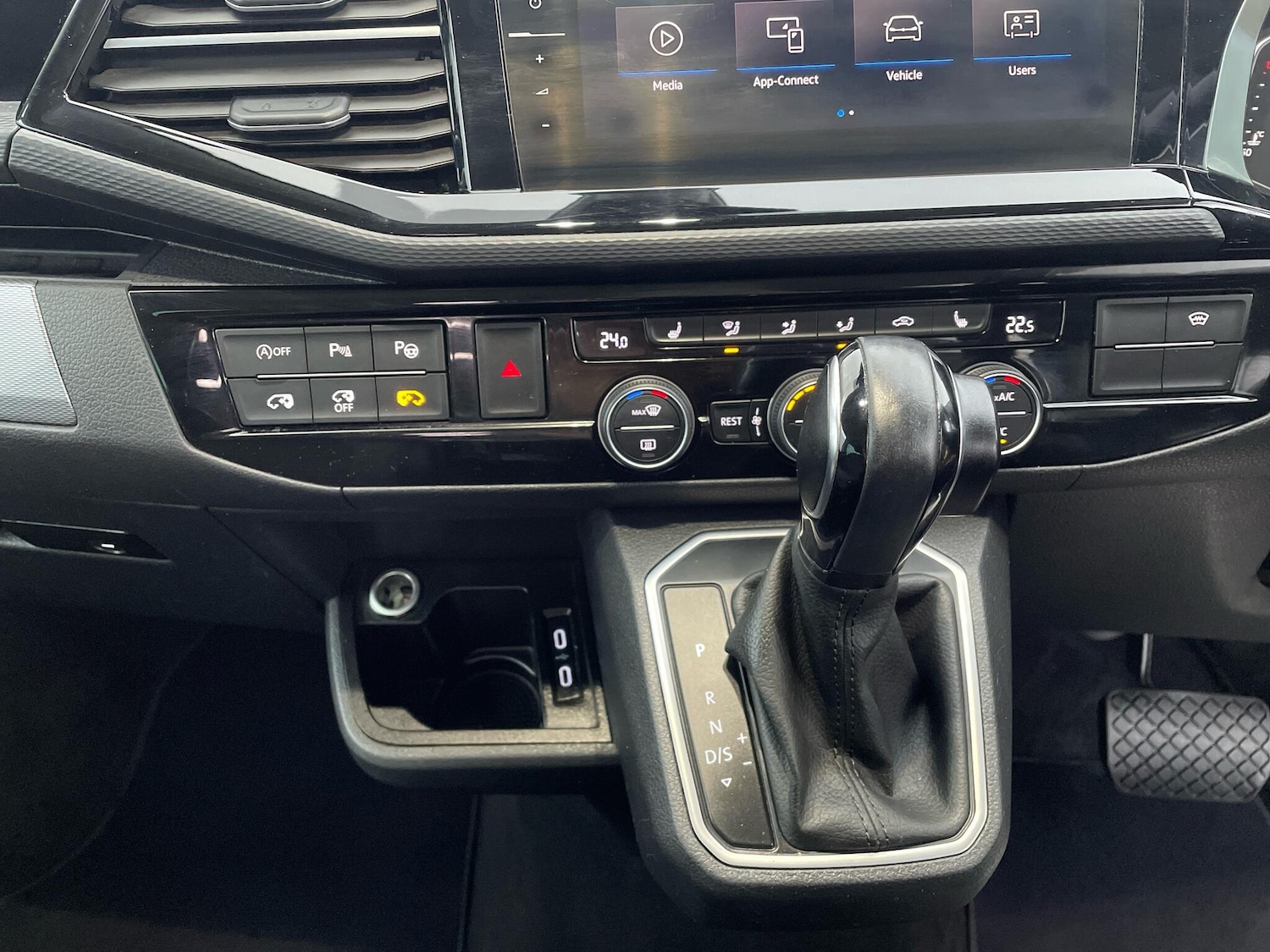 Used Volkswagen Caravelle 2020 for sale - 76457351: Photo 25