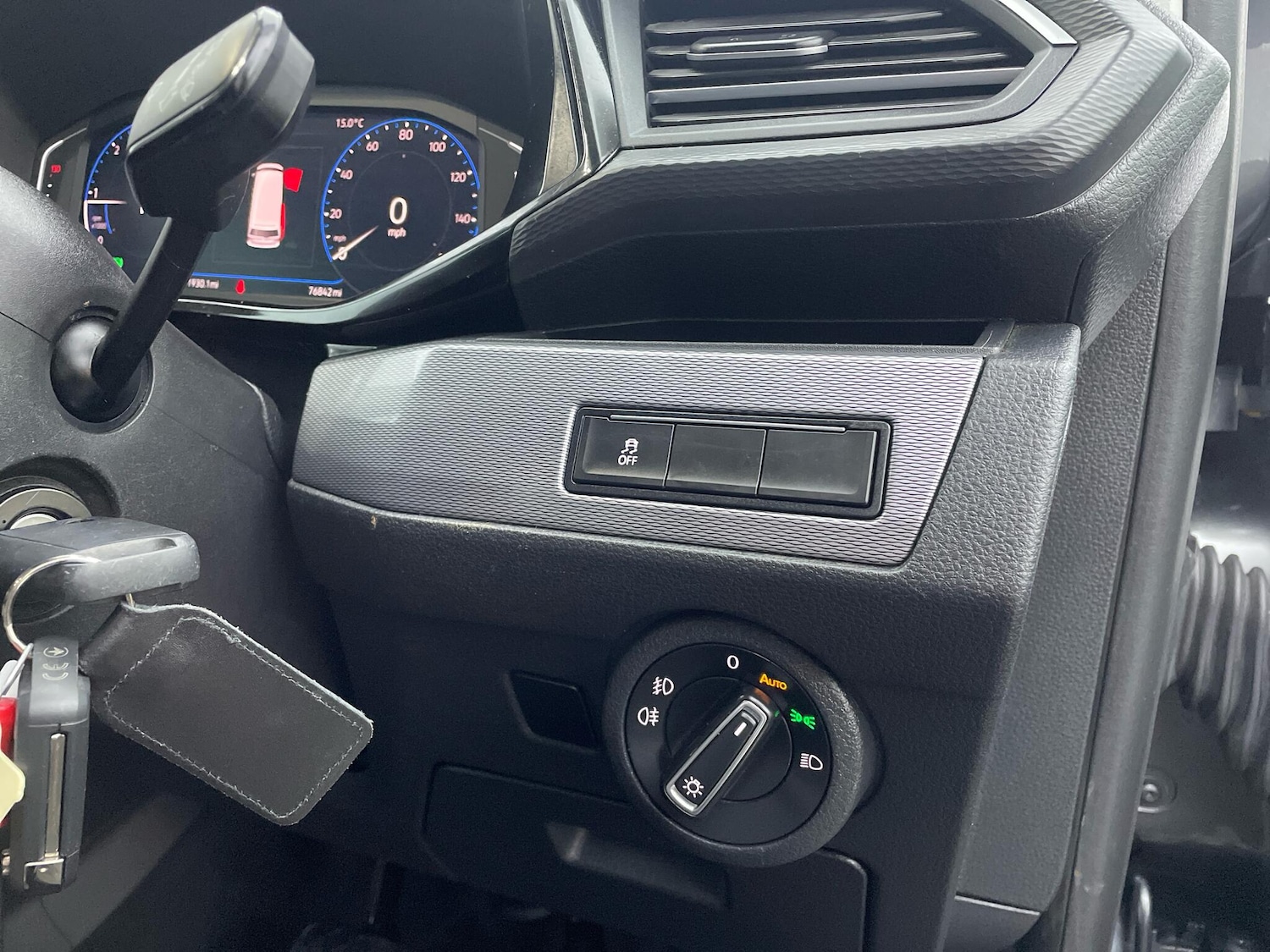 Used Volkswagen Caravelle 2020 for sale - 76457351: Photo 31