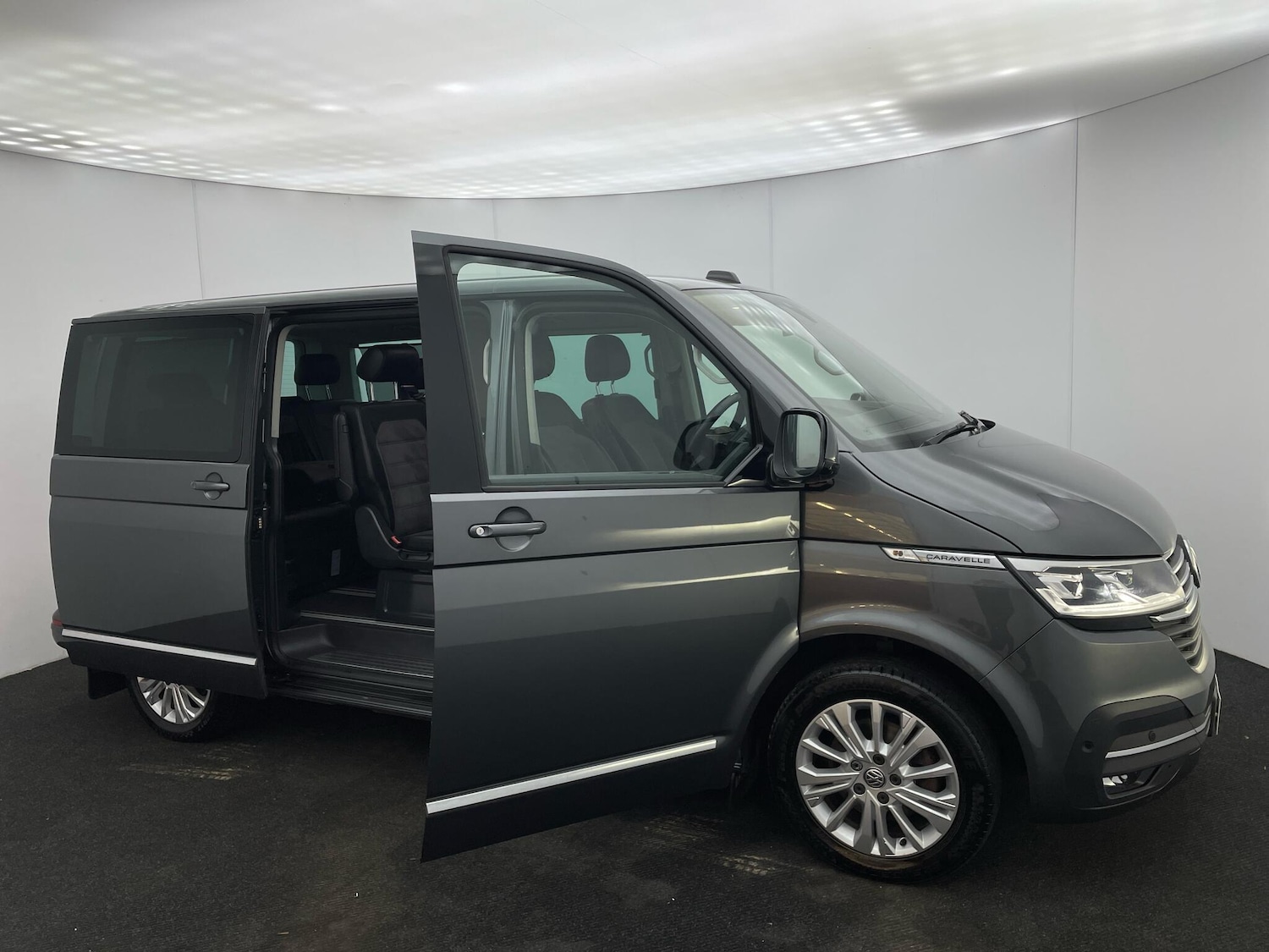 Used Volkswagen Caravelle 2020 for sale - 76457351: Photo 34