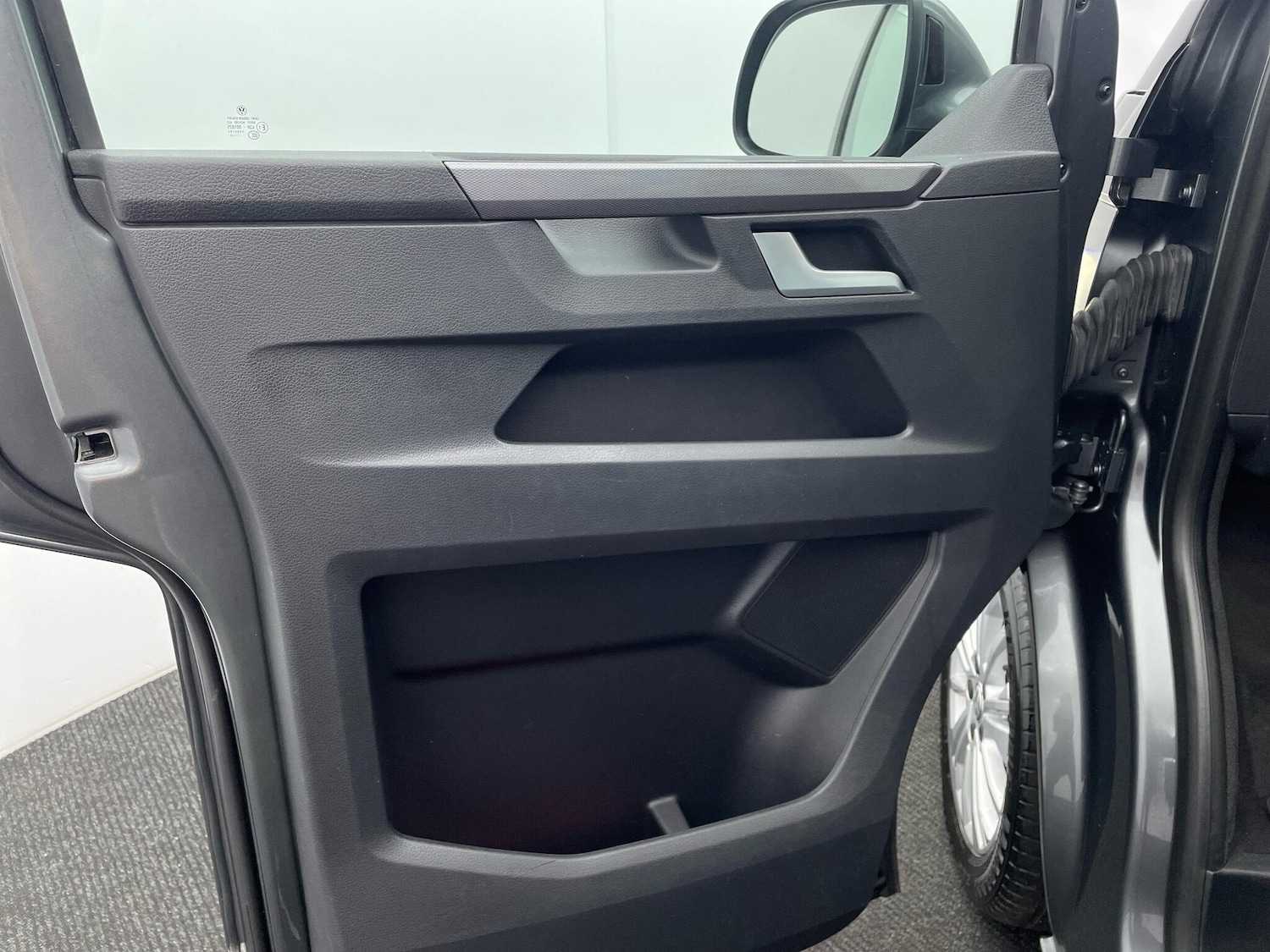 Used Volkswagen Caravelle 2020 for sale - 76457351: Photo 36