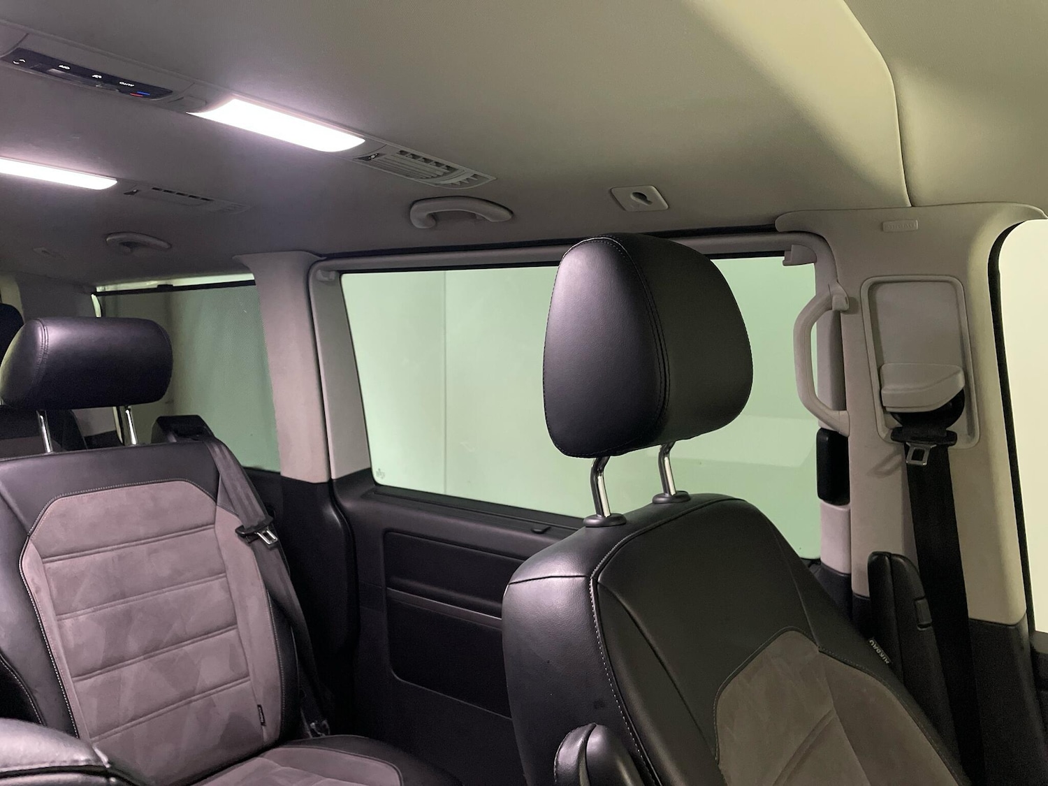 Used Volkswagen Caravelle 2020 for sale - 76457351: Photo 44