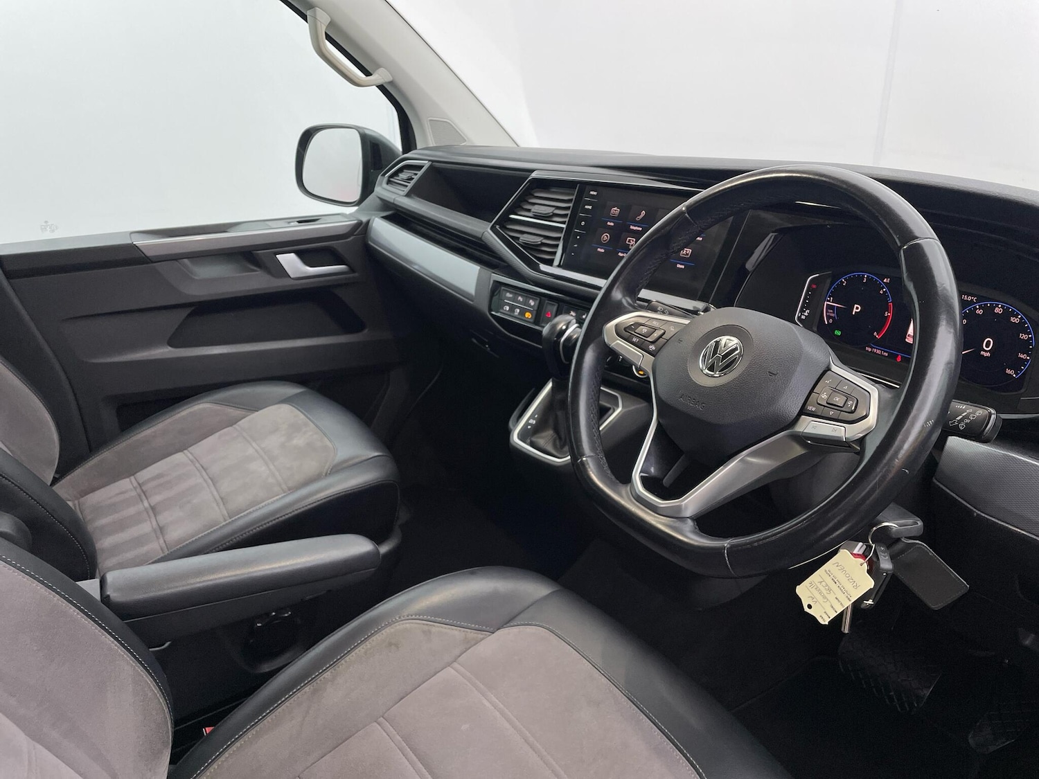 Used Volkswagen Caravelle 2020 for sale - 76457351: Photo 5