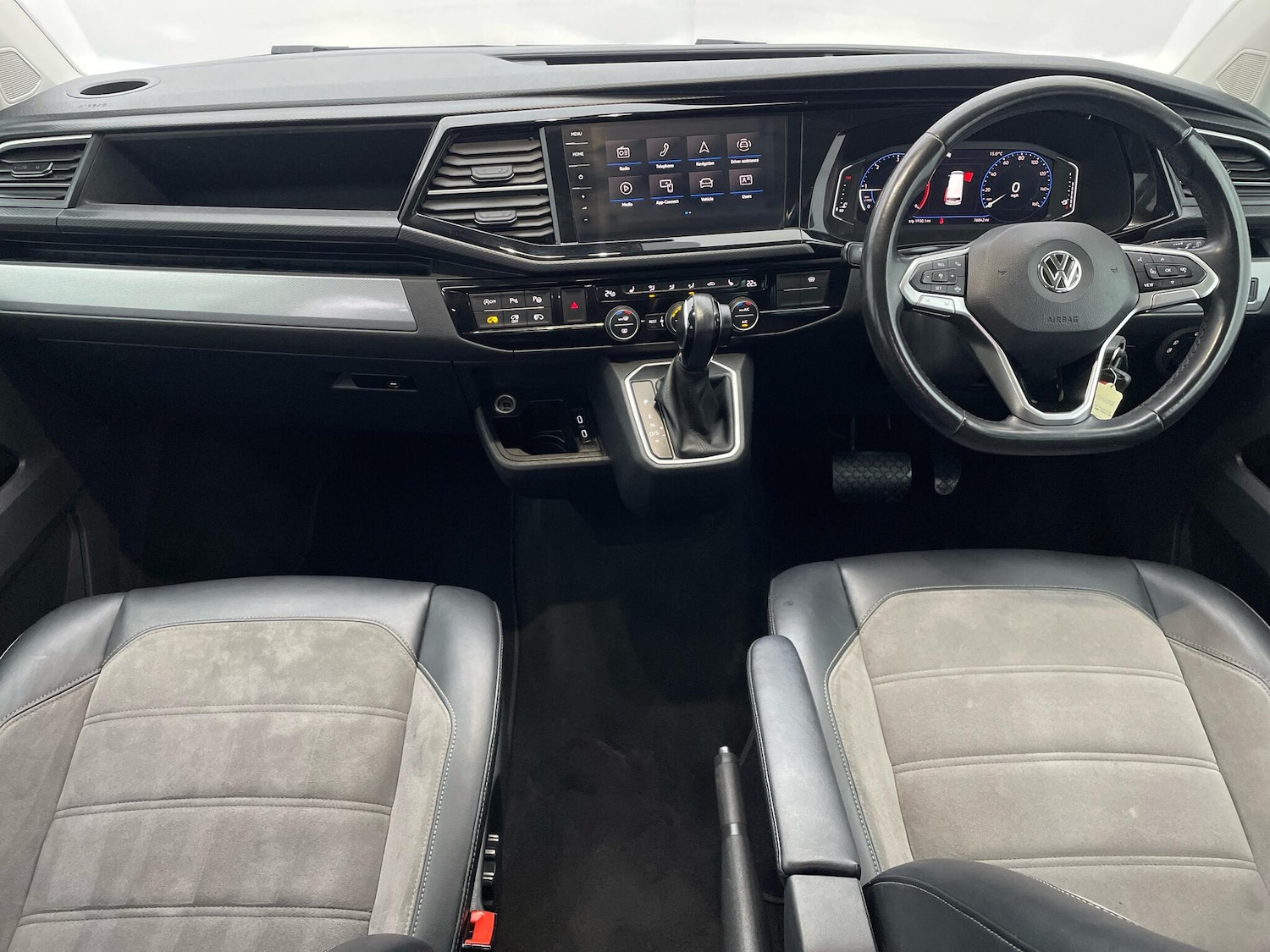 Used Volkswagen Caravelle 2020 for sale - 76457351: Photo 7