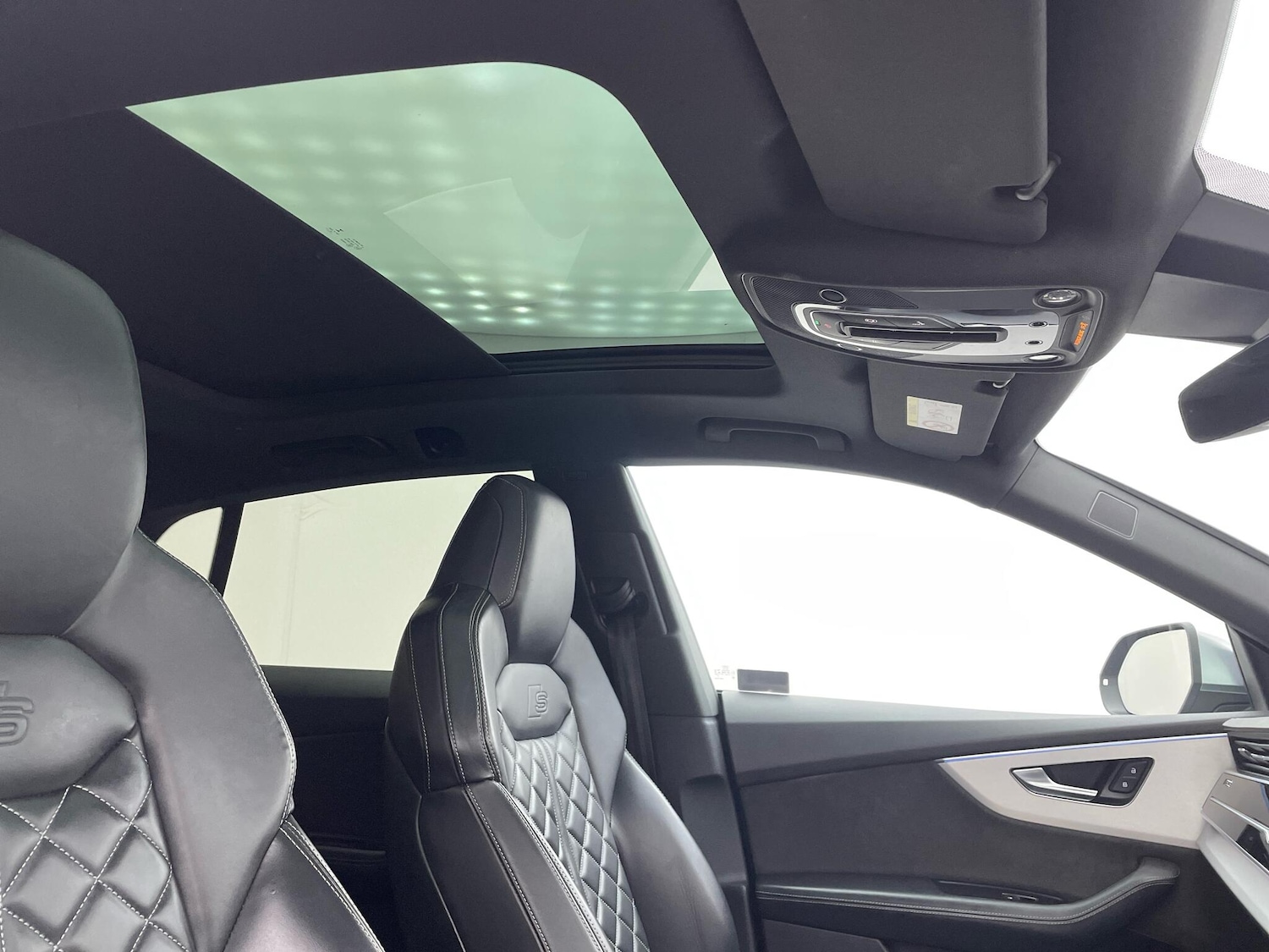 Used Audi SQ8 2020 for sale - 76765863: Photo 31