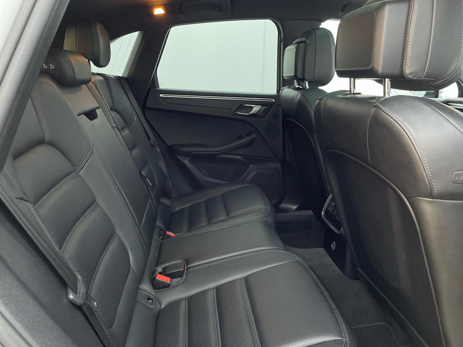 Used Porsche Macan 2018 for sale - 76612880: Photo 14