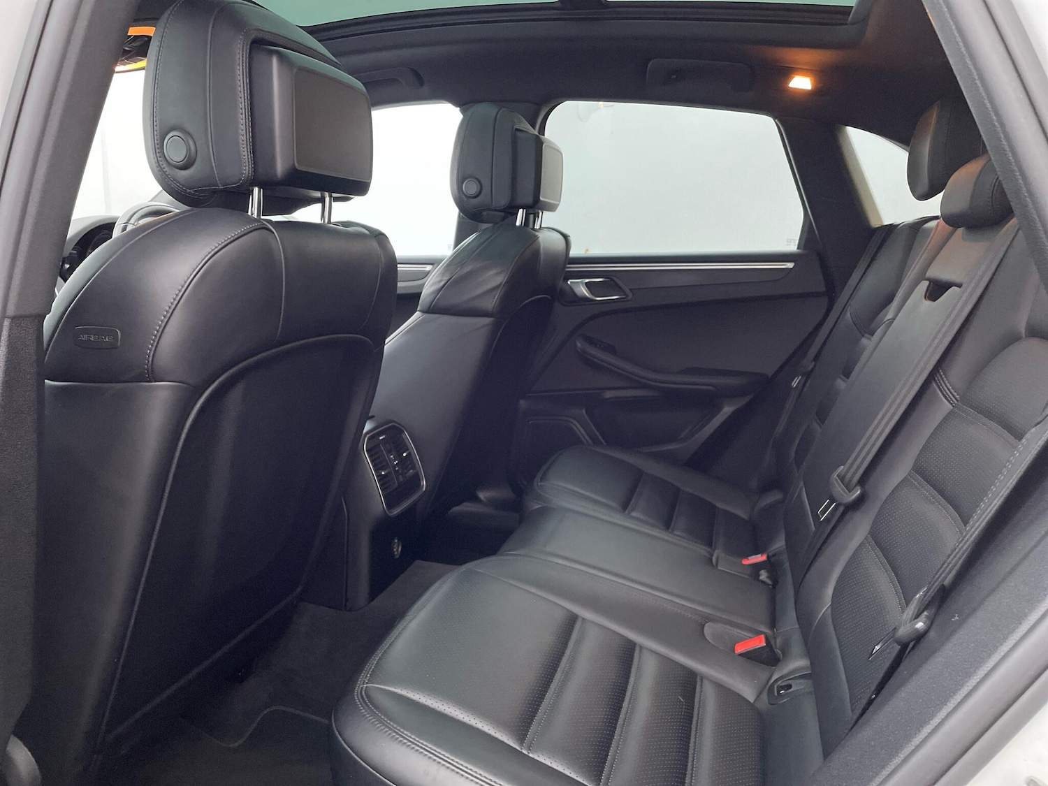 Used Porsche Macan 2018 for sale - 76612880: Photo 18