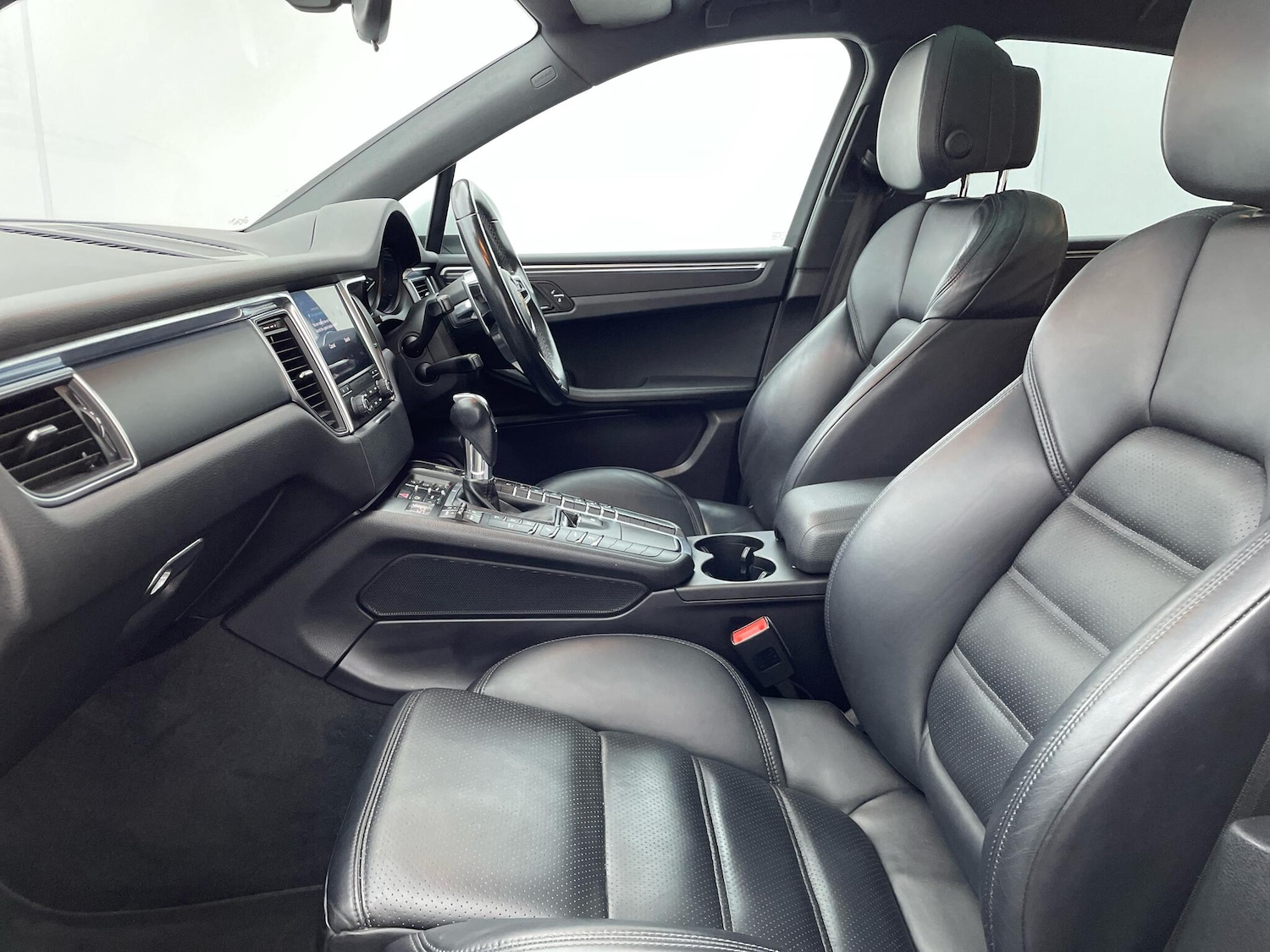 Used Porsche Macan 2018 for sale - 76612880: Photo 30