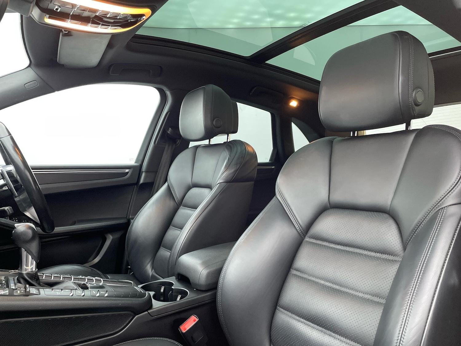 Used Porsche Macan 2018 for sale - 76612880: Photo 31