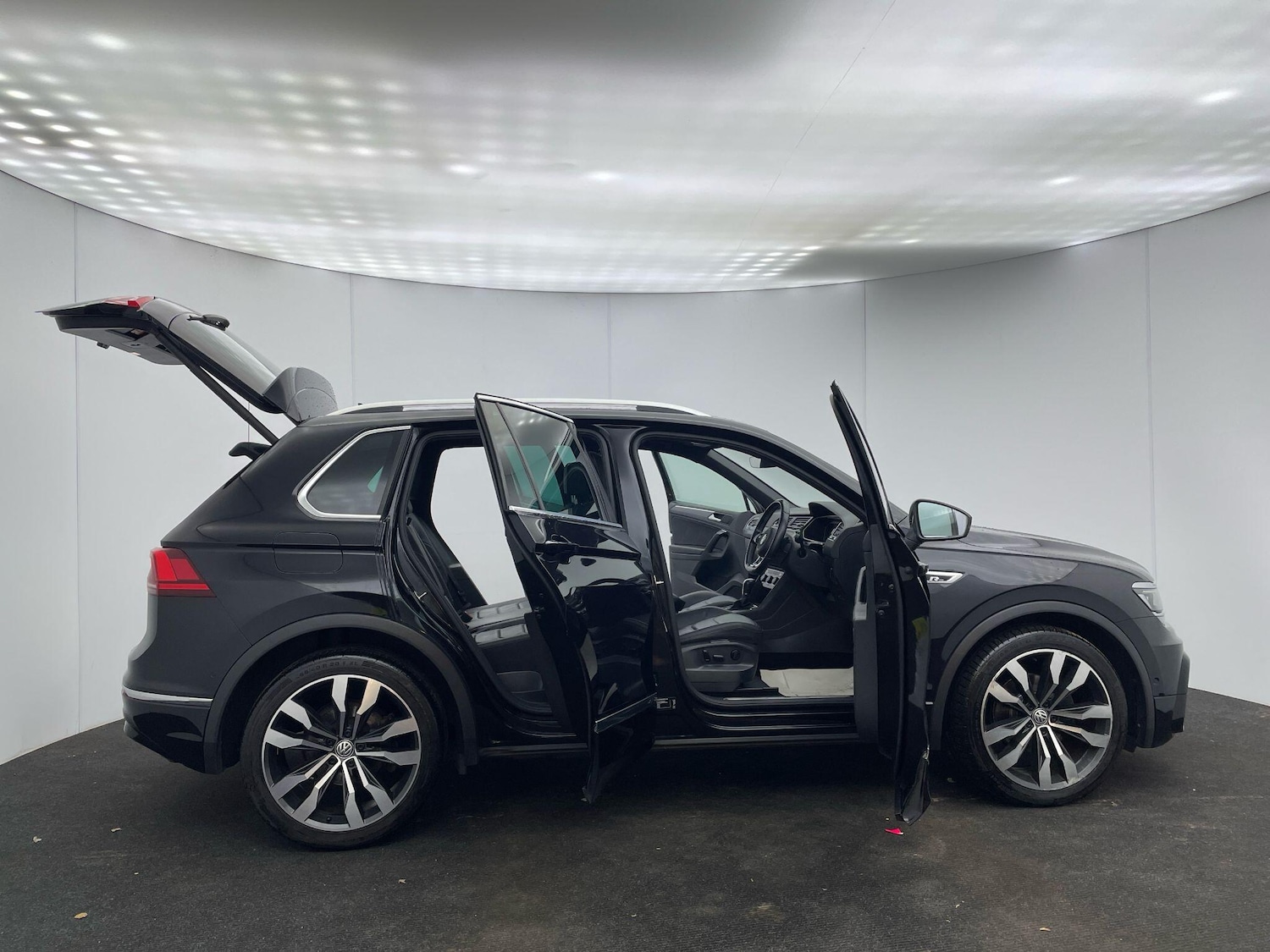 Used Volkswagen Tiguan 2019 for sale - 77230220: Photo 11