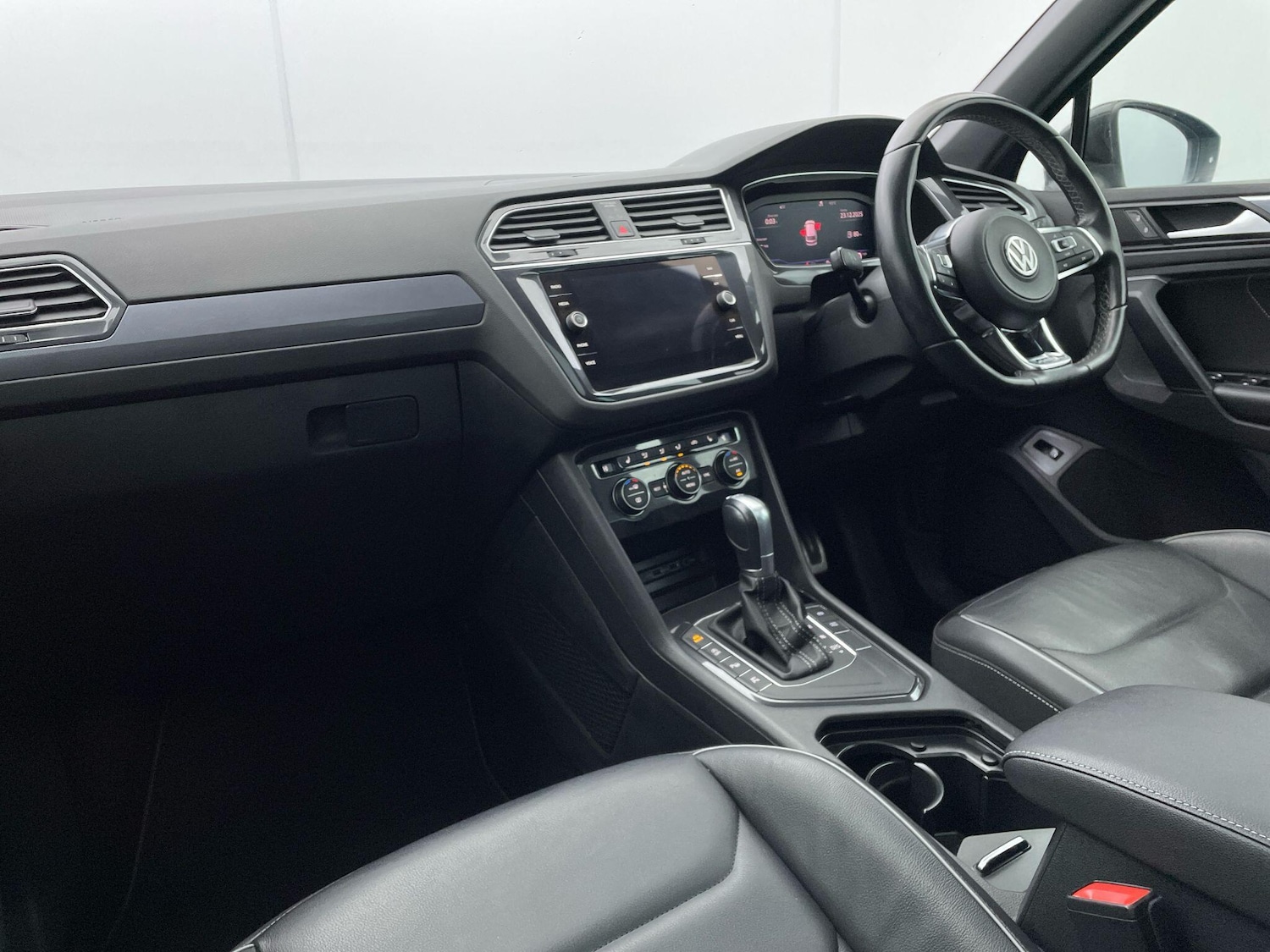 Used Volkswagen Tiguan 2019 for sale - 77230220: Photo 16