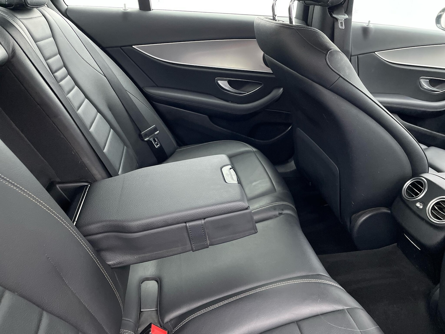 Used Mercedes-Benz E Class 2018 for sale - 77108937: Photo 15