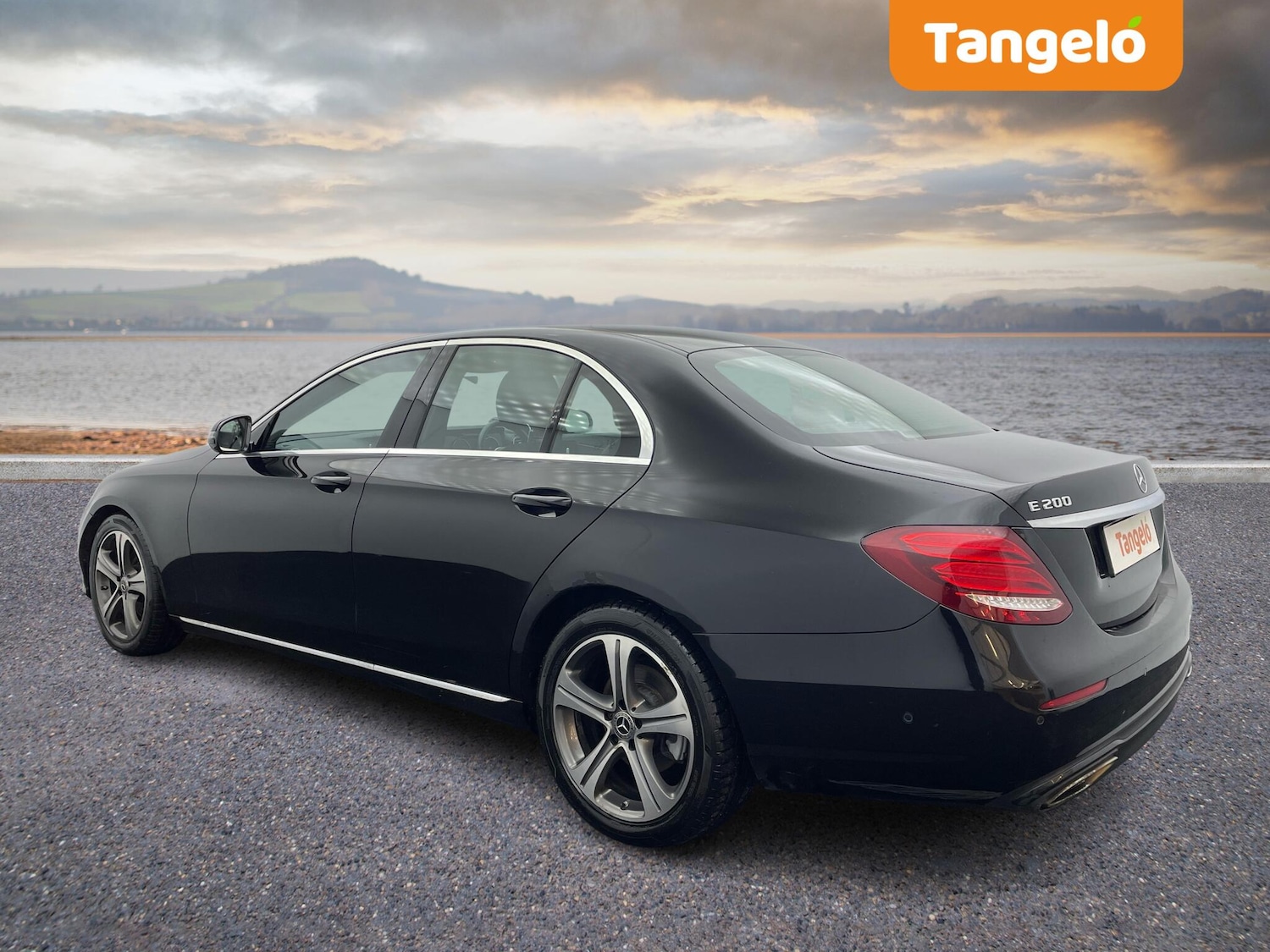 Used Mercedes-Benz E Class 2018 for sale - 77108937: Photo 2