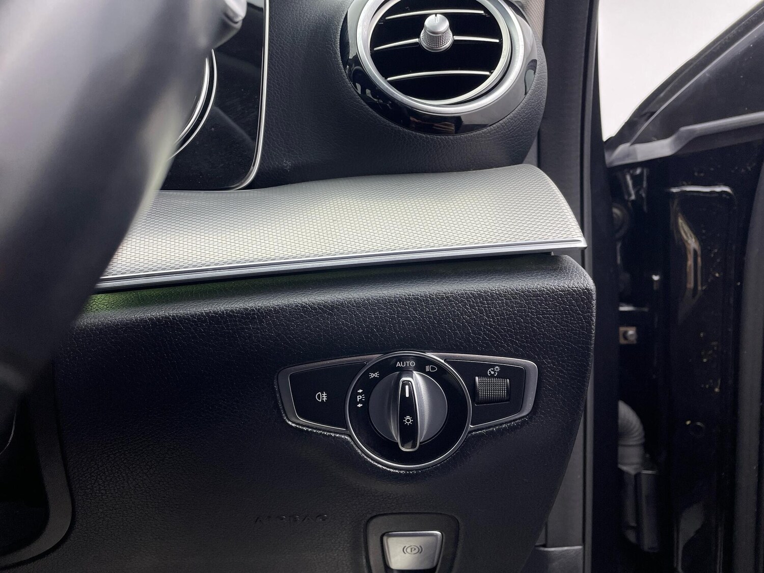 Used Mercedes-Benz E Class 2018 for sale - 77108937: Photo 21