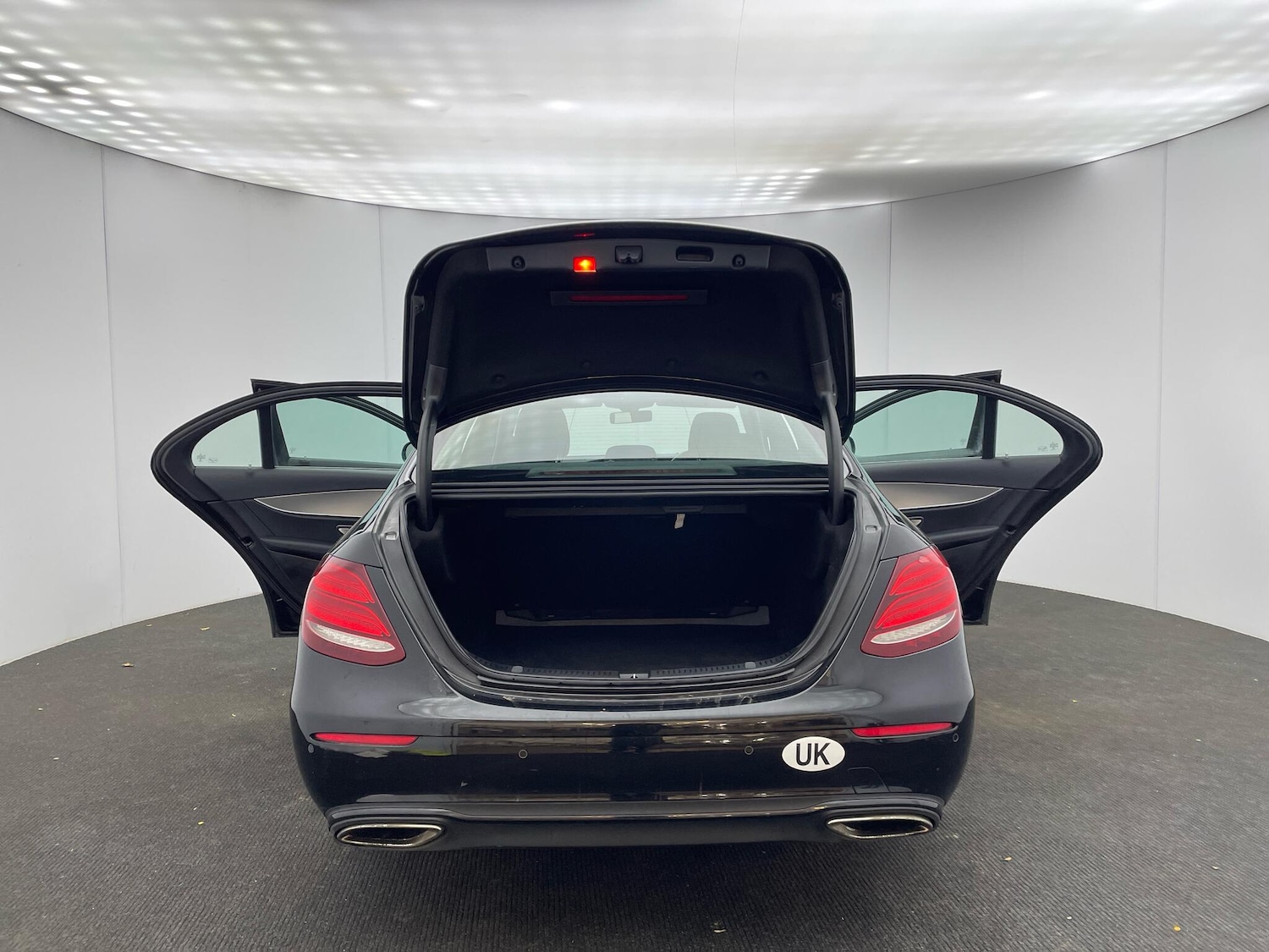 Used Mercedes-Benz E Class 2018 for sale - 77108937: Photo 33