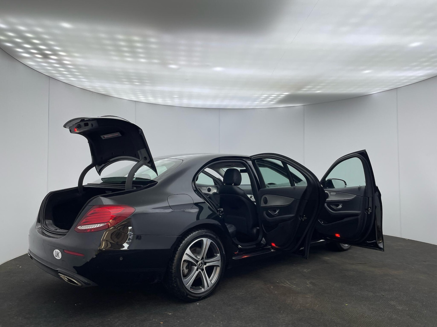 Used Mercedes-Benz E Class 2018 for sale - 77108937: Photo 40