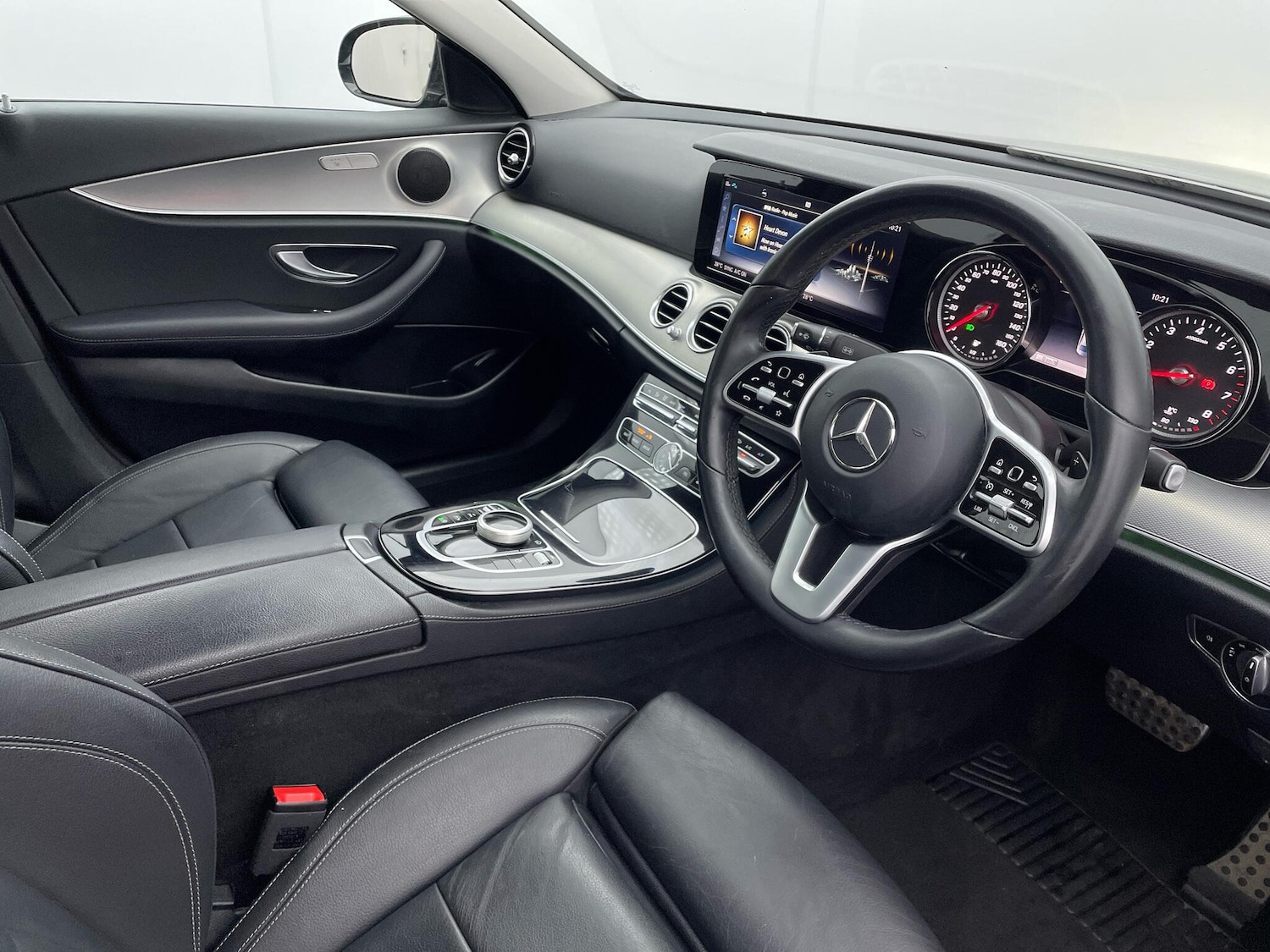 Used Mercedes-Benz E Class 2018 for sale - 77108937: Photo 5