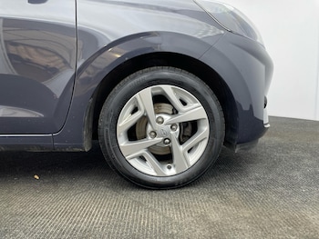 Used Hyundai i10 2021 for sale - 76227336: Photo