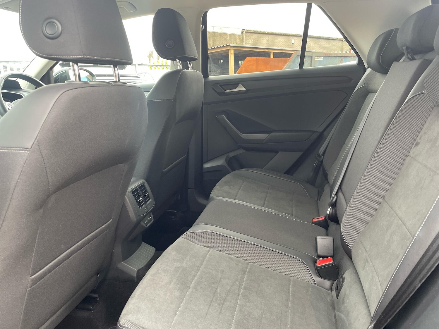 Used Volkswagen T-Roc 2023 for sale - 77468226: Photo 10