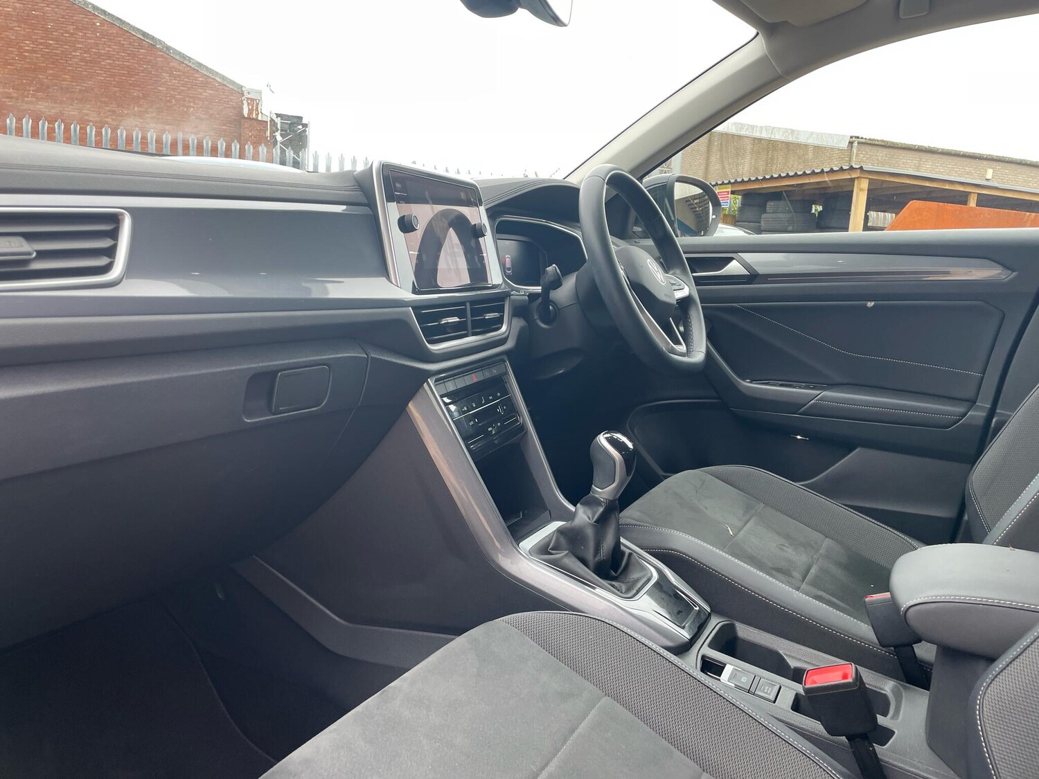 Used Volkswagen T-Roc 2023 for sale - 77468226: Photo 16