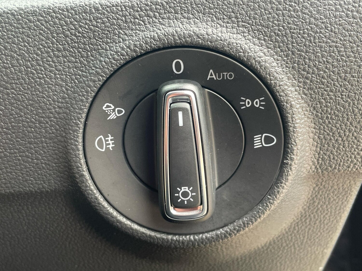 Used Volkswagen T-Roc 2023 for sale - 77468226: Photo 27