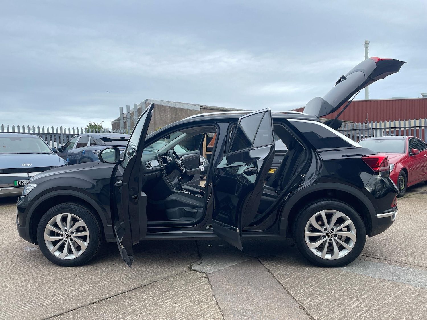 Used Volkswagen T-Roc 2023 for sale - 77468226: Photo 43