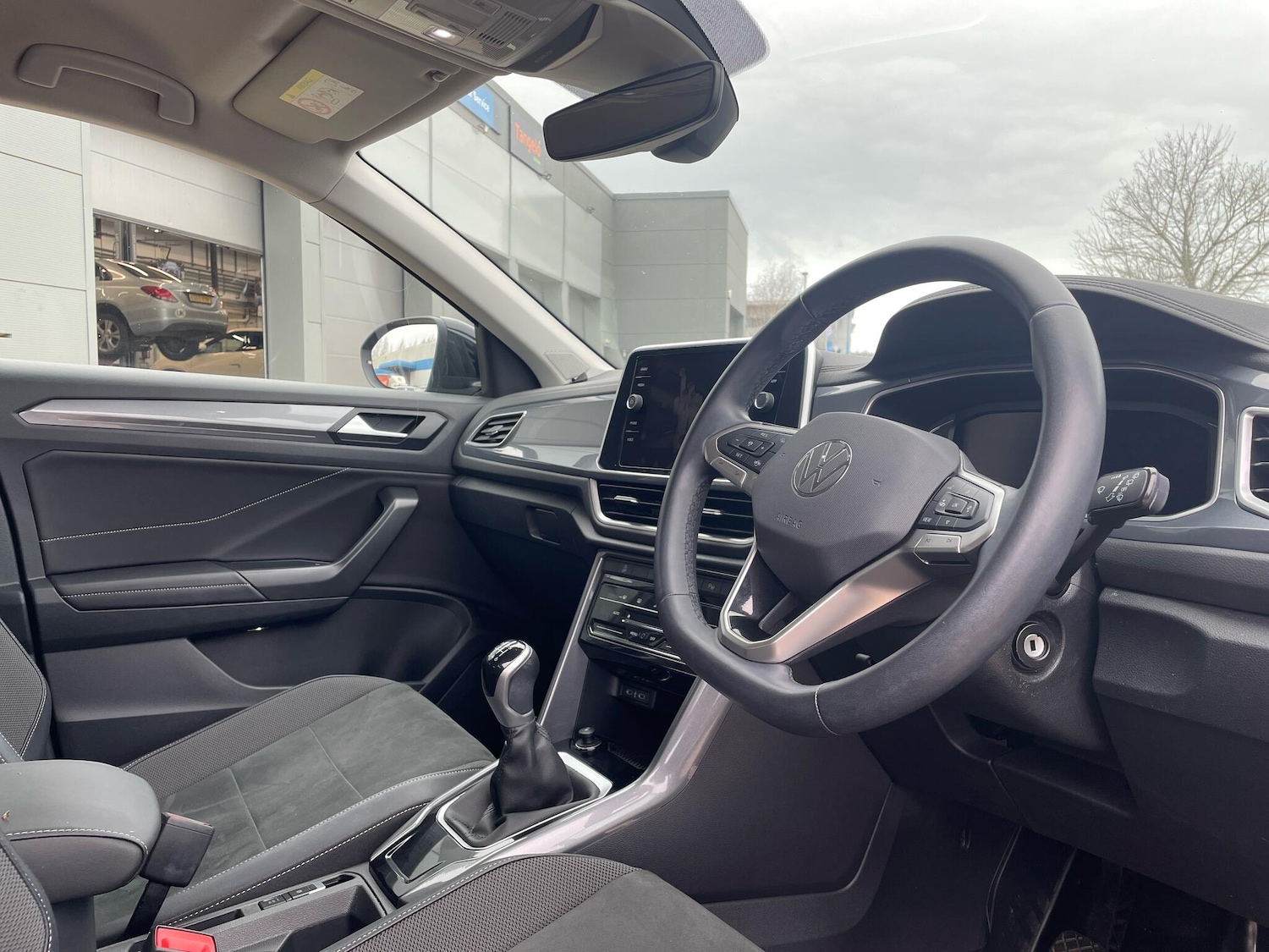 Used Volkswagen T-Roc 2023 for sale - 77468226: Photo 5