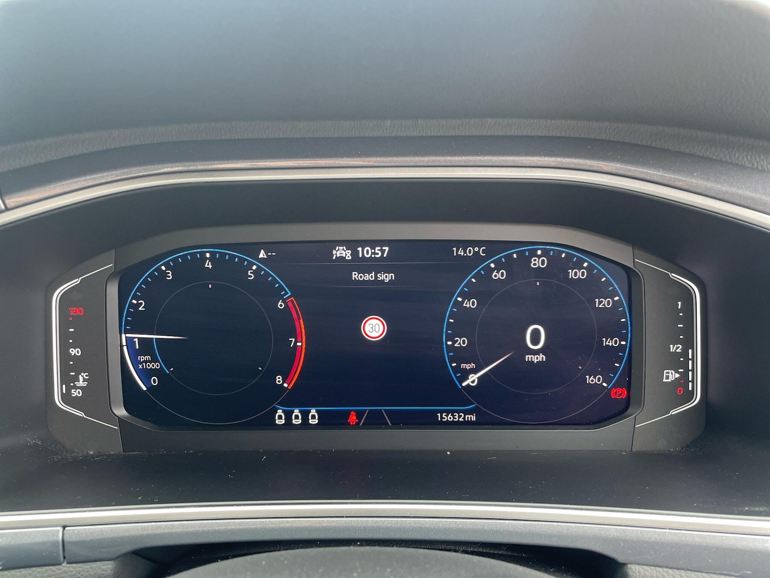 Used Volkswagen T-Roc 2023 for sale - 77468226: Photo 6