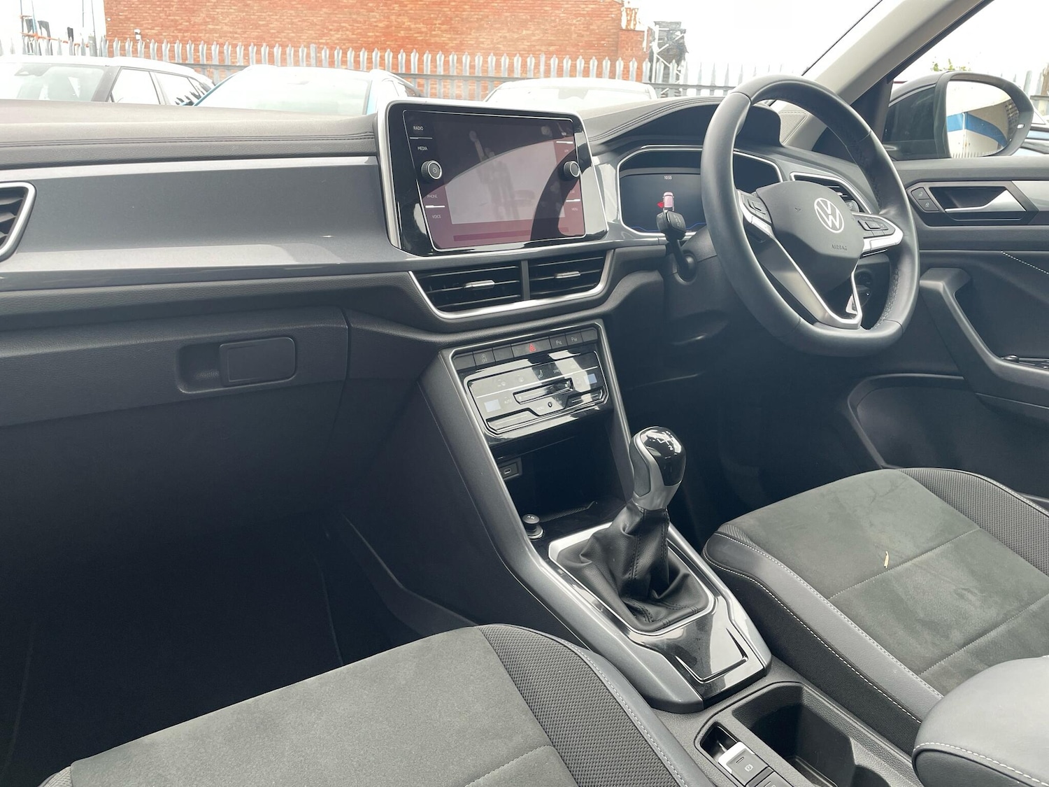 Used Volkswagen T-Roc 2023 for sale - 77468226: Photo 9