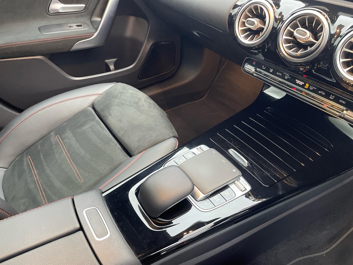 Used Mercedes-Benz A-Class 2019 for sale - 75965699: Photo 28