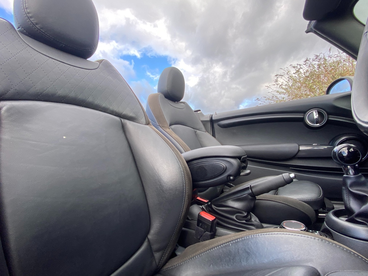 Used MINI Convertible 2018 for sale - 76358372: Photo 24