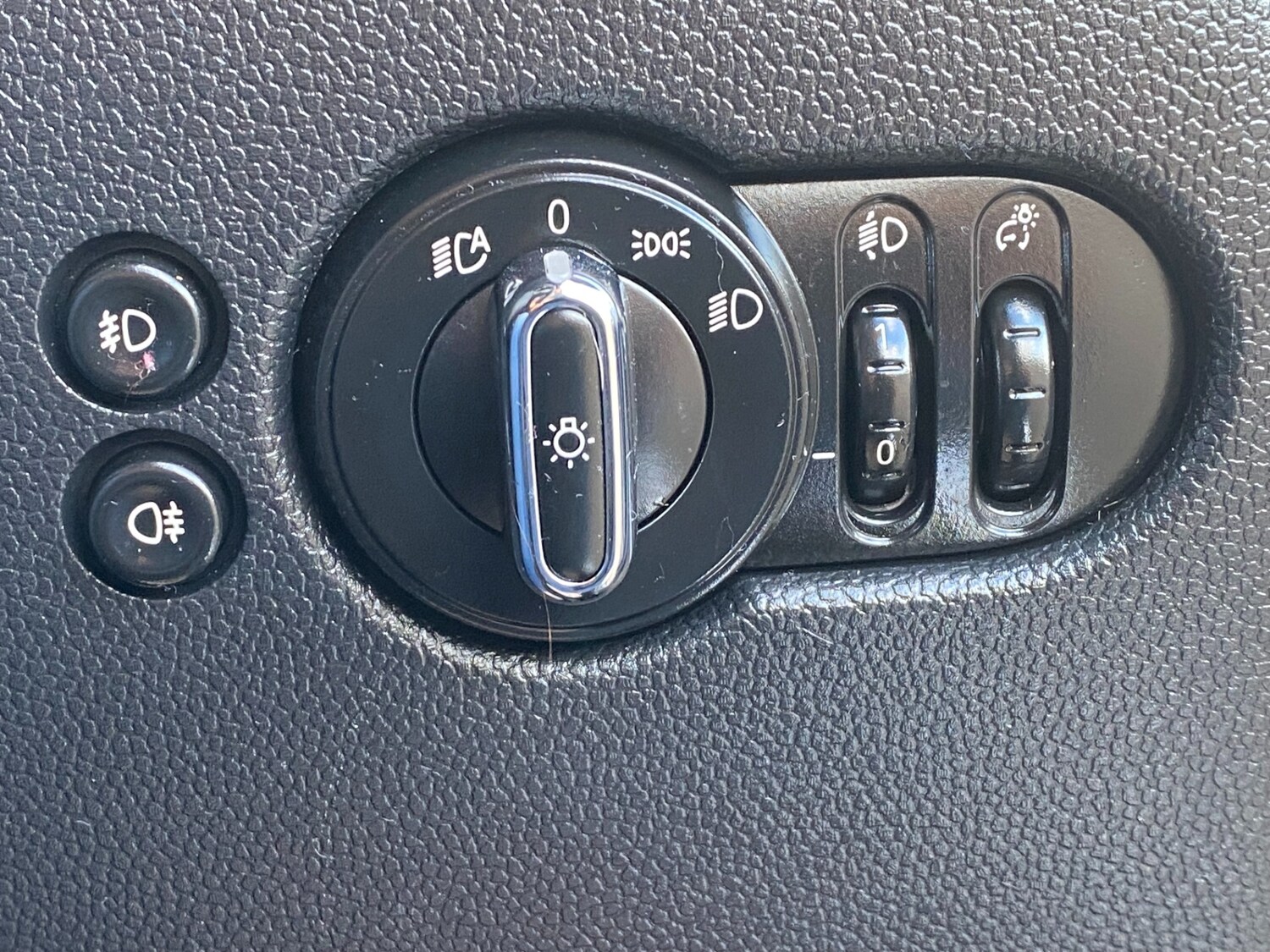 Used MINI Convertible 2018 for sale - 76358372: Photo 40