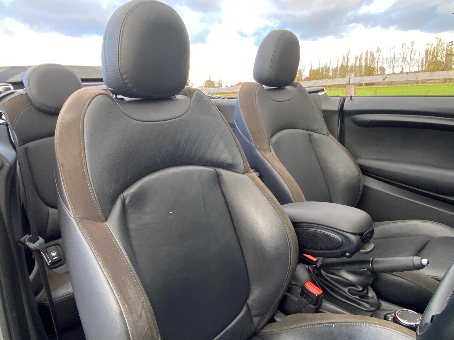 Used MINI Convertible 2018 for sale - 76358372: Photo 42