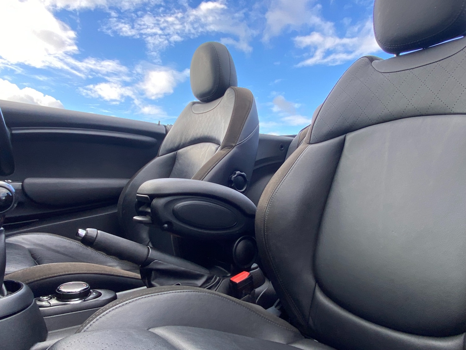 Used MINI Convertible 2018 for sale - 76358372: Photo 5