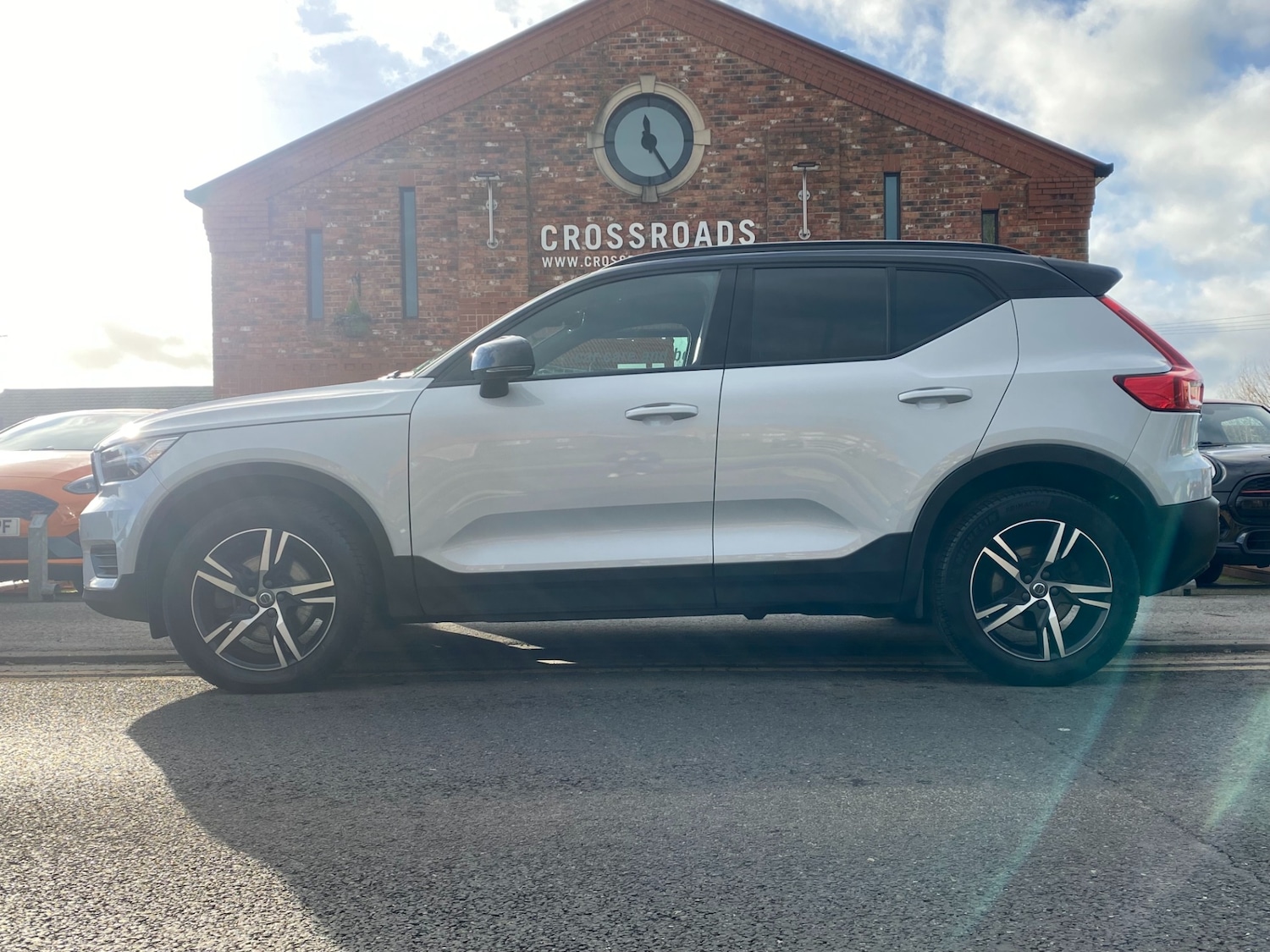 Used Volvo XC40 2021 for sale - 76911514: Photo 2